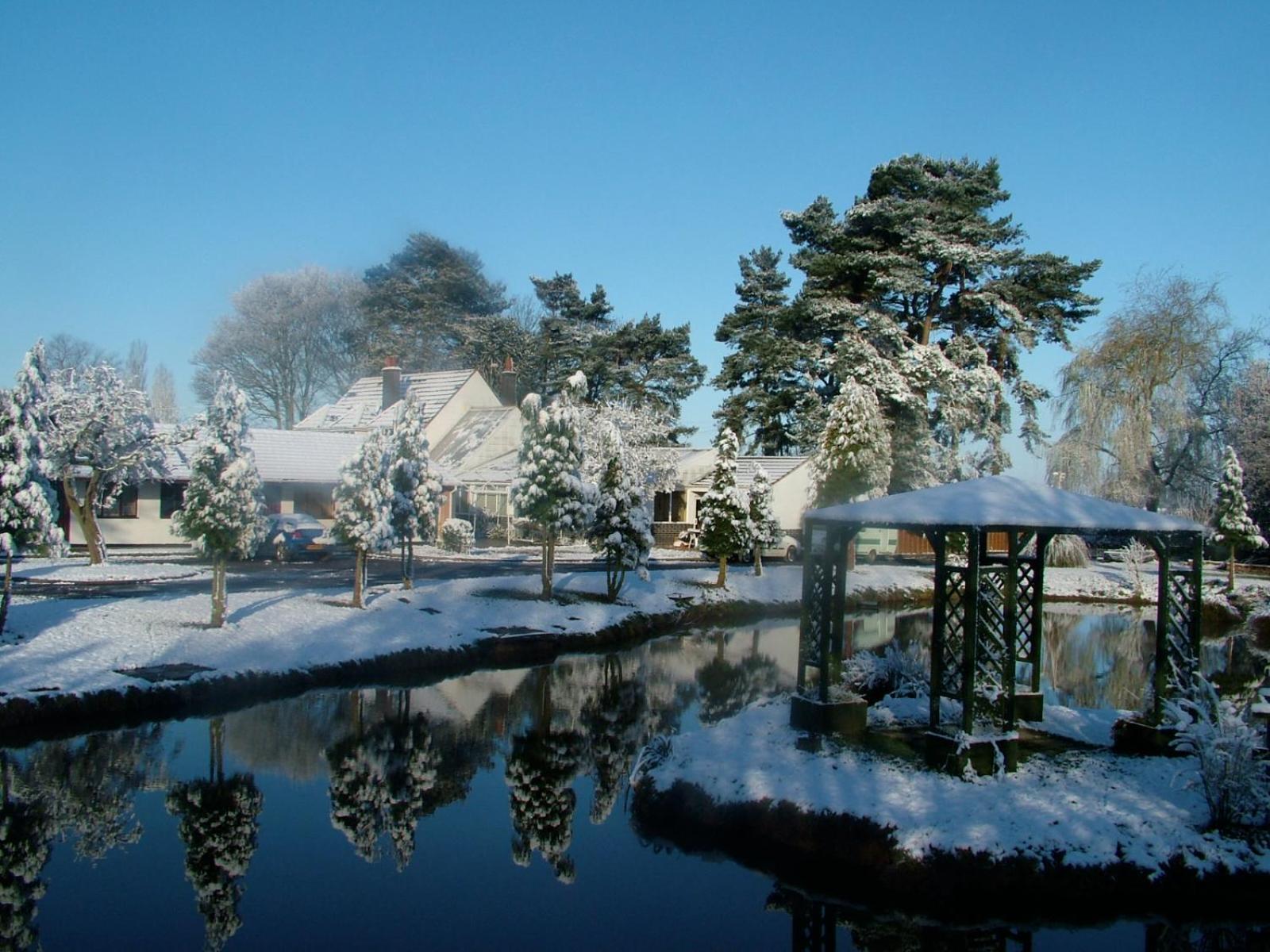 Pinewood Lodge
