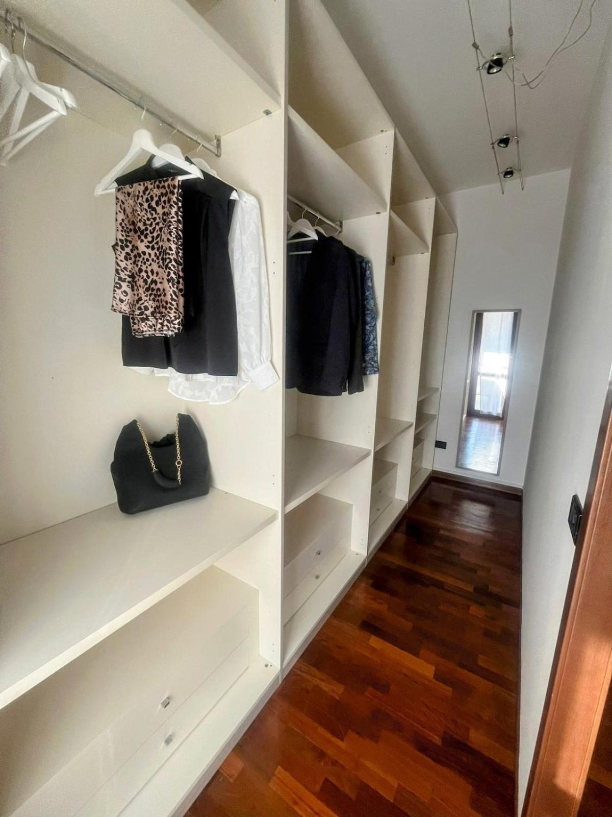 Urban House - un angolo di relax con terrazza in Lombardia