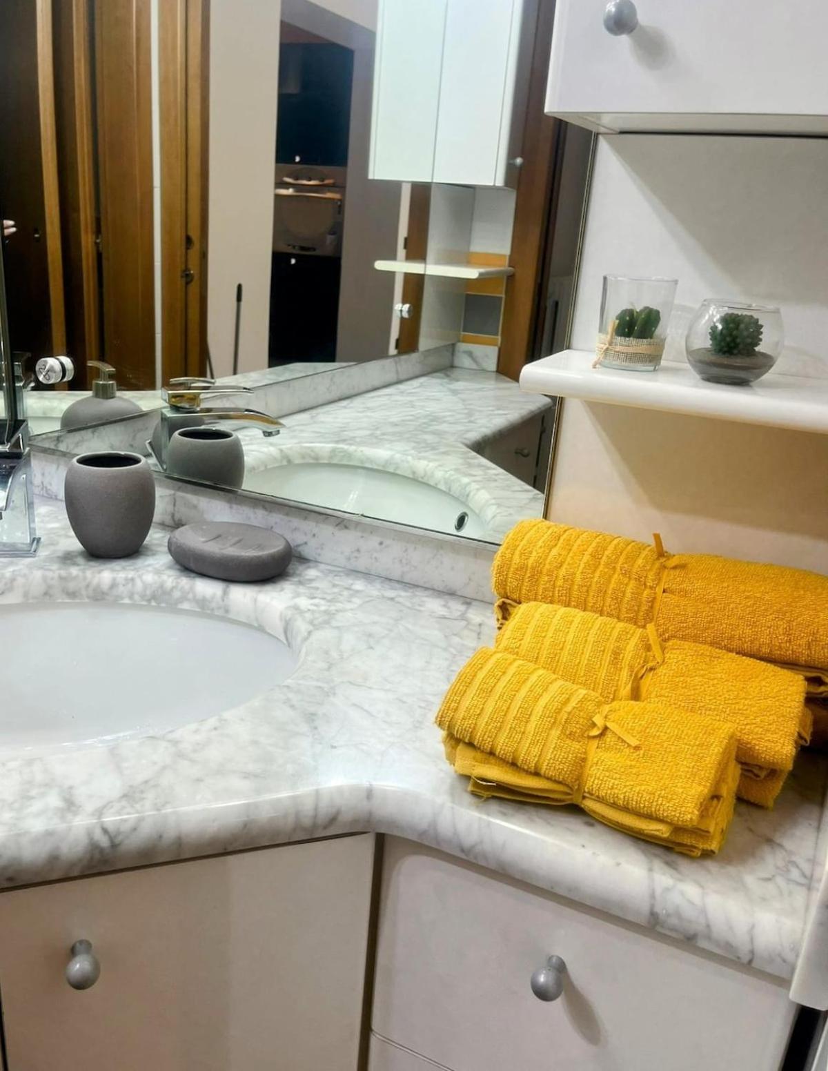 Urban House - un angolo di relax con terrazza in Lombardia