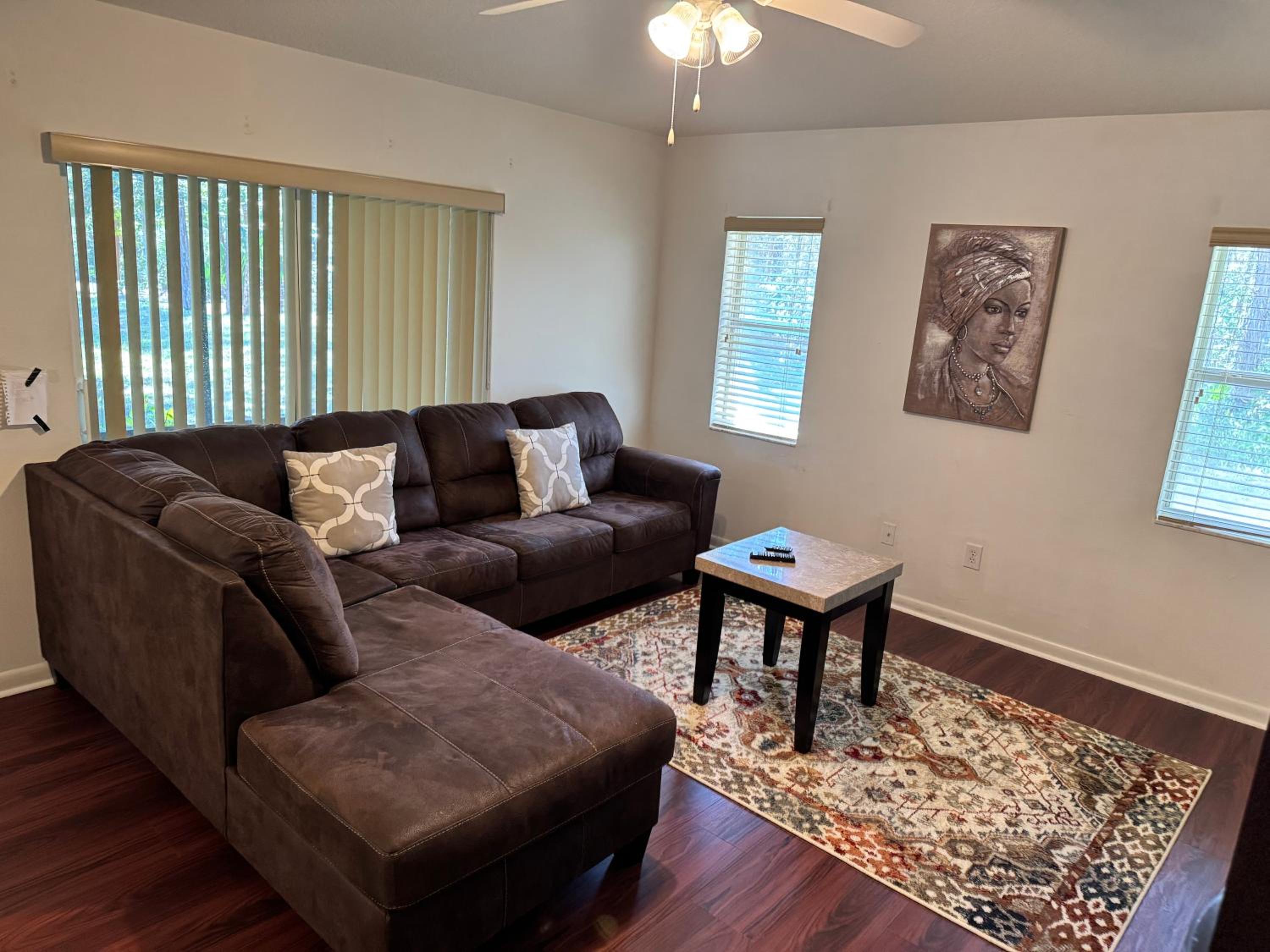 Cozy Private Home Close to the I95 Exit 284