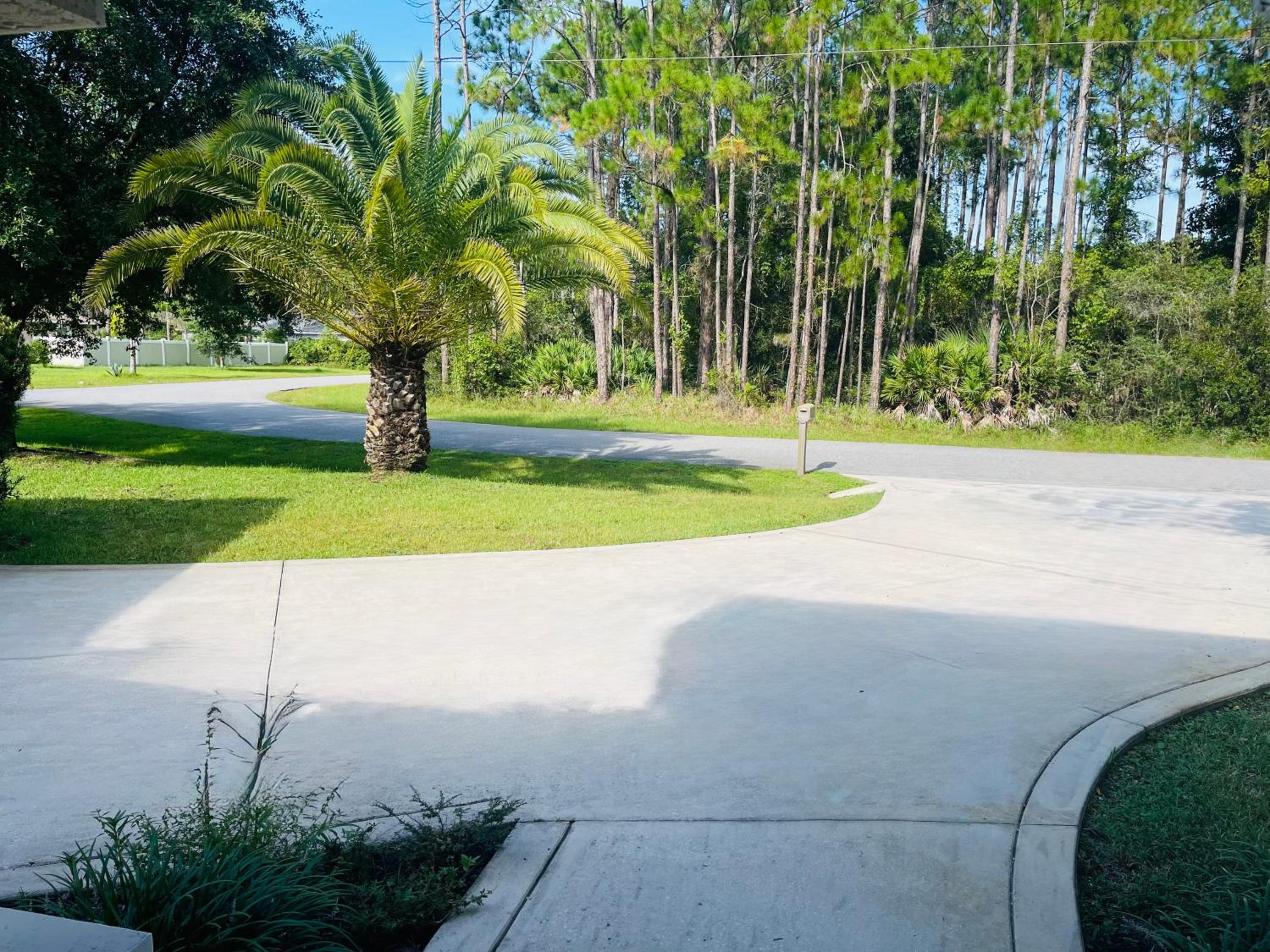 Cozy Private Home Close to the I95 Exit 284