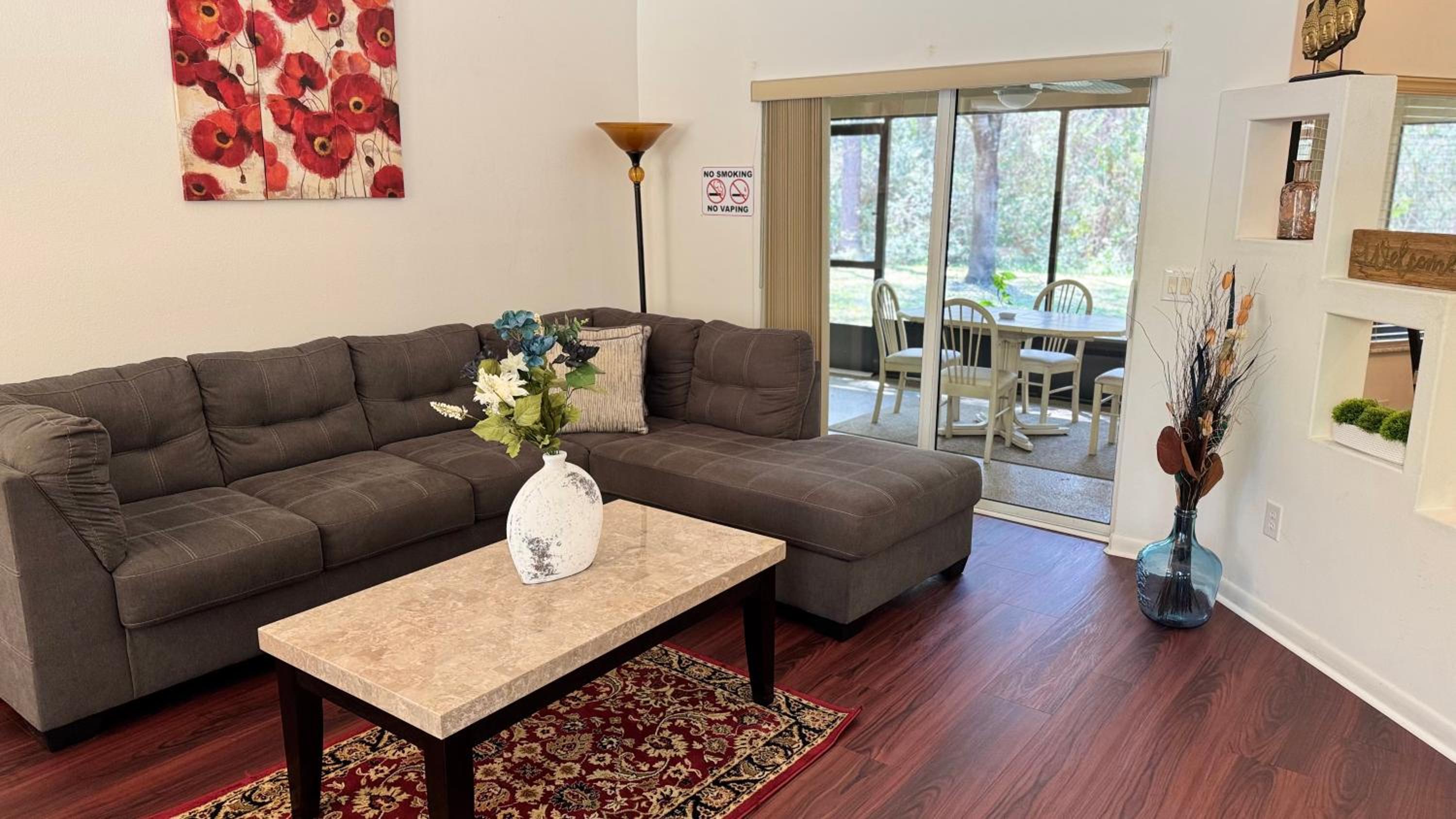 Cozy Private Home Close to the I95 Exit 284