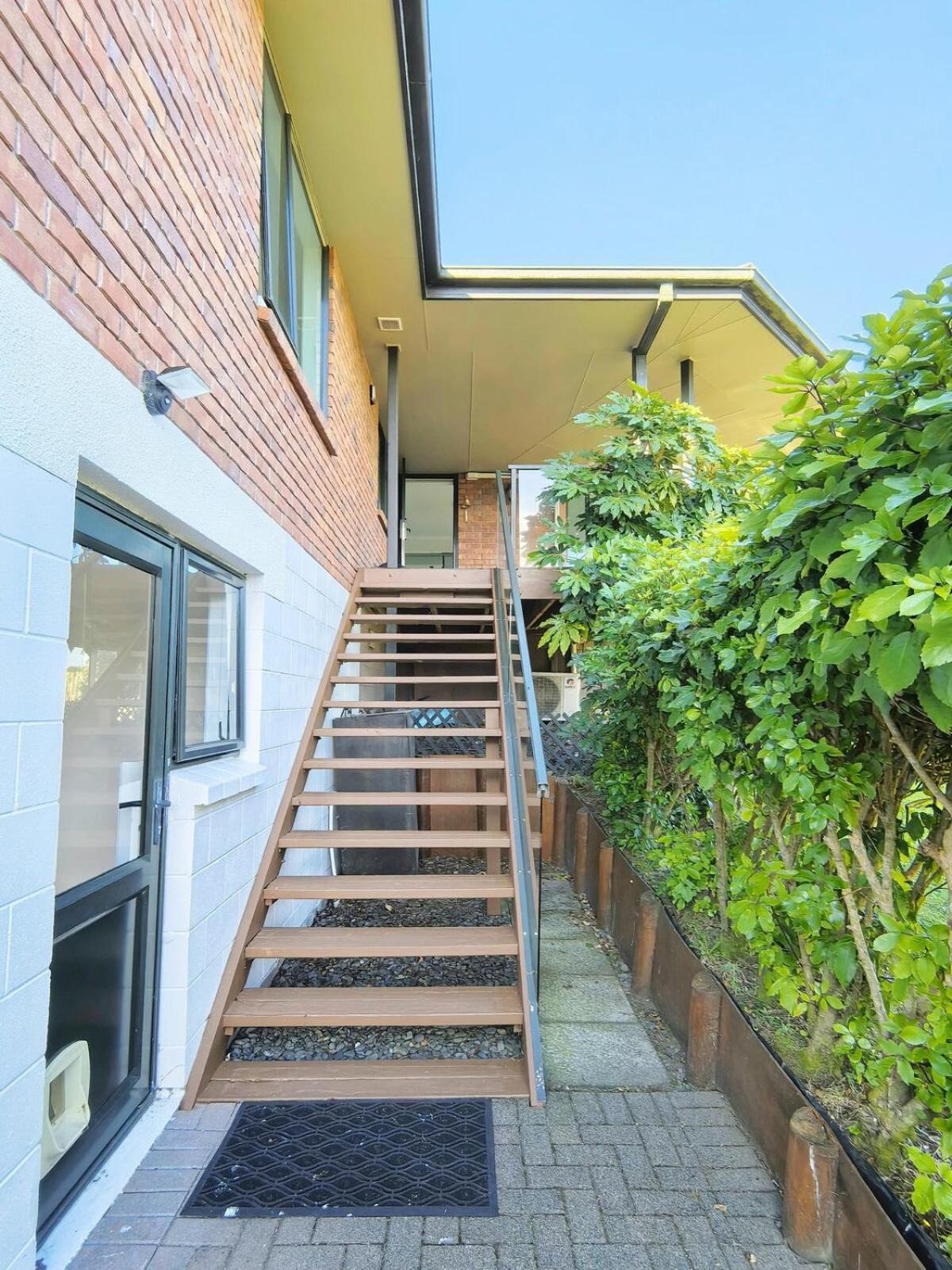Spacious Rotorua Family Retreat with Huge Garden - Up to 11 Guests