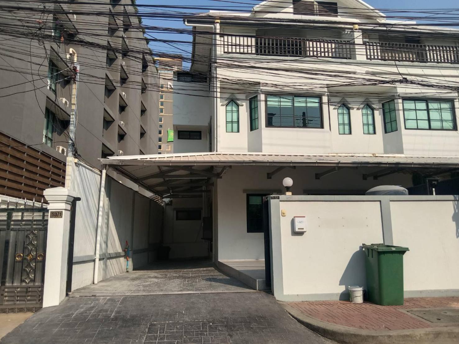 xxYellow Place Sukhumvit 2 - BTS Nana