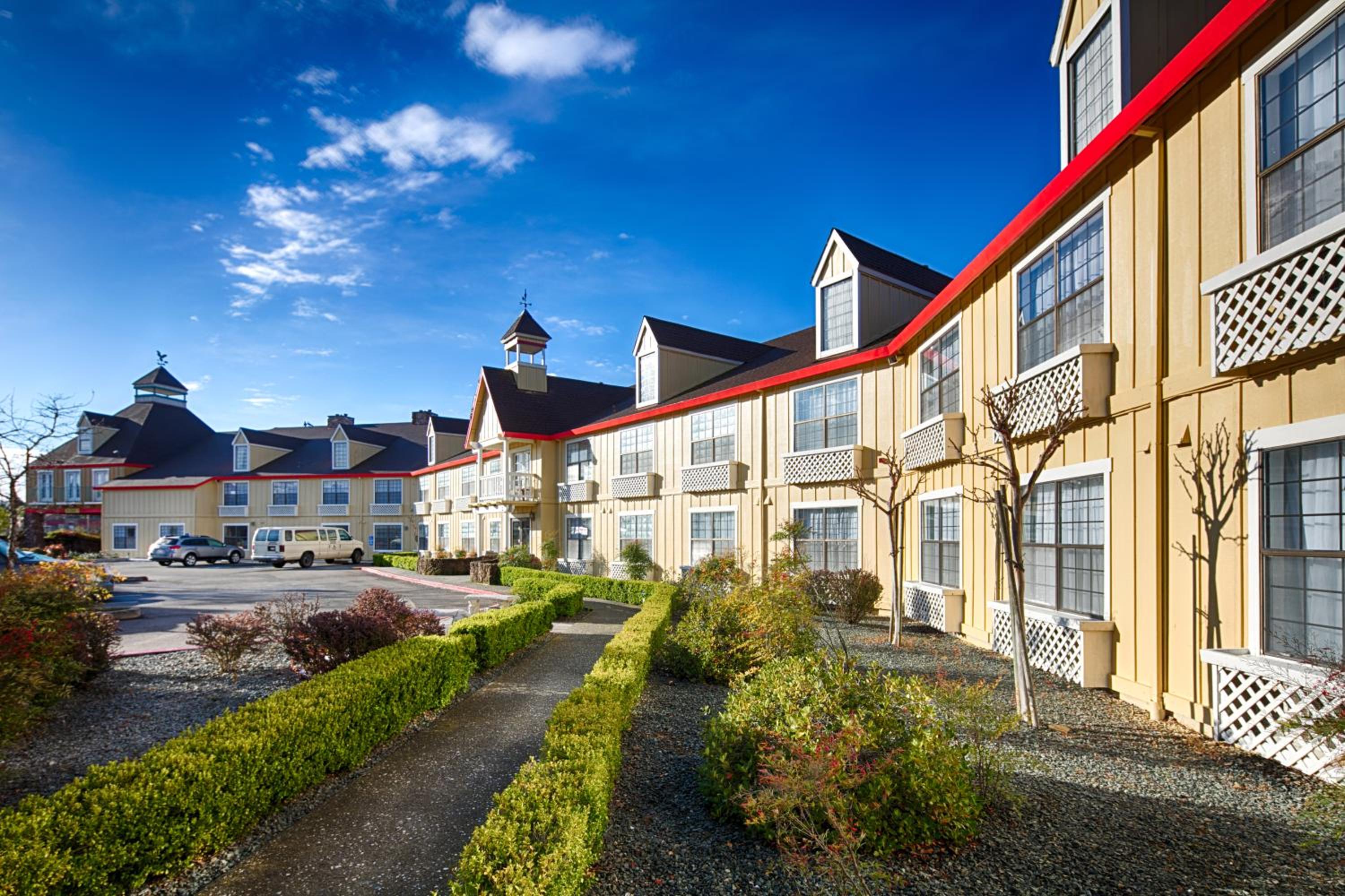 Grass Valley Vacations - Red Lion Inn  Suites Auburn - Property Image 3