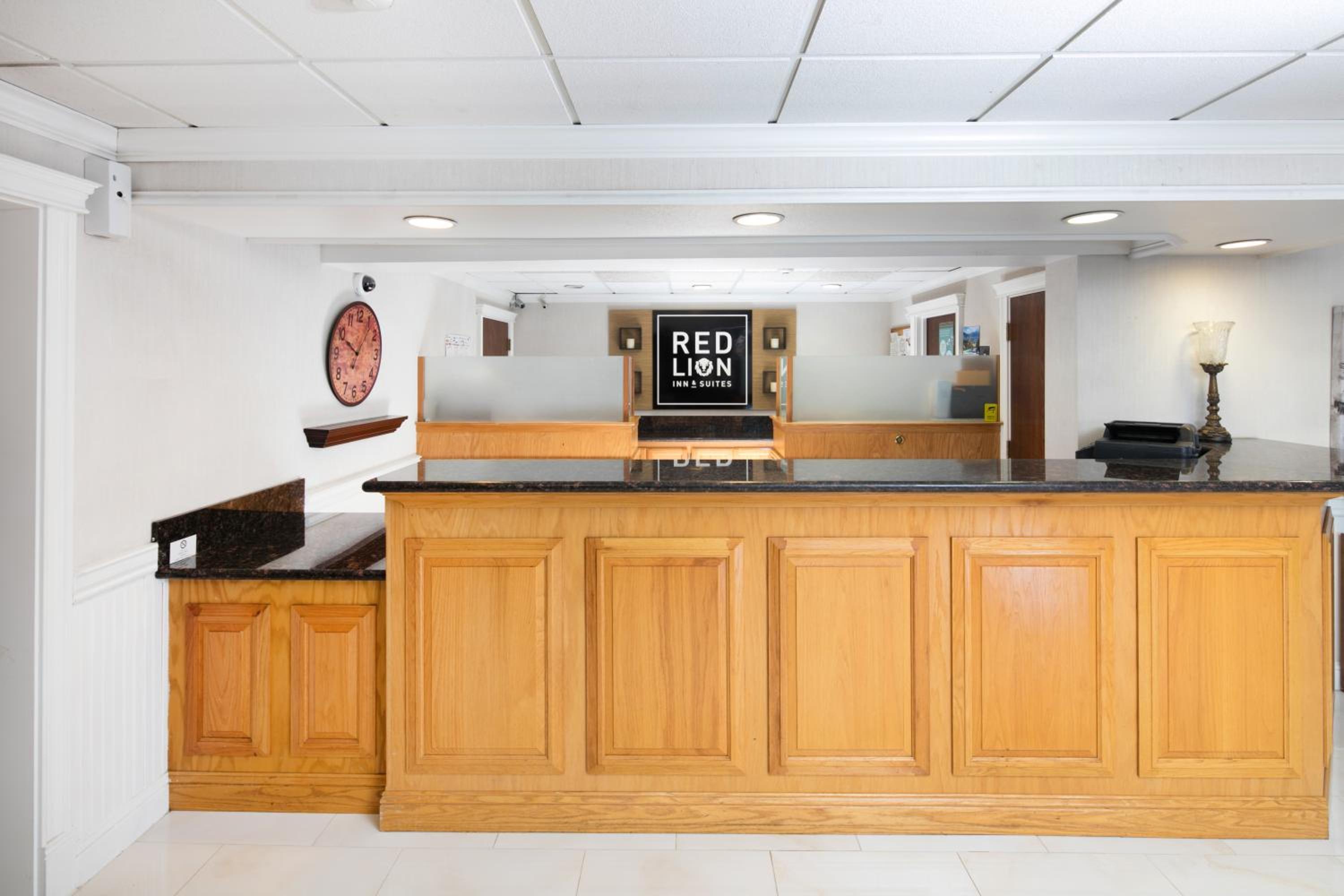 Auburn Vacations - Red Lion Inn  Suites Auburn - Property Image 6