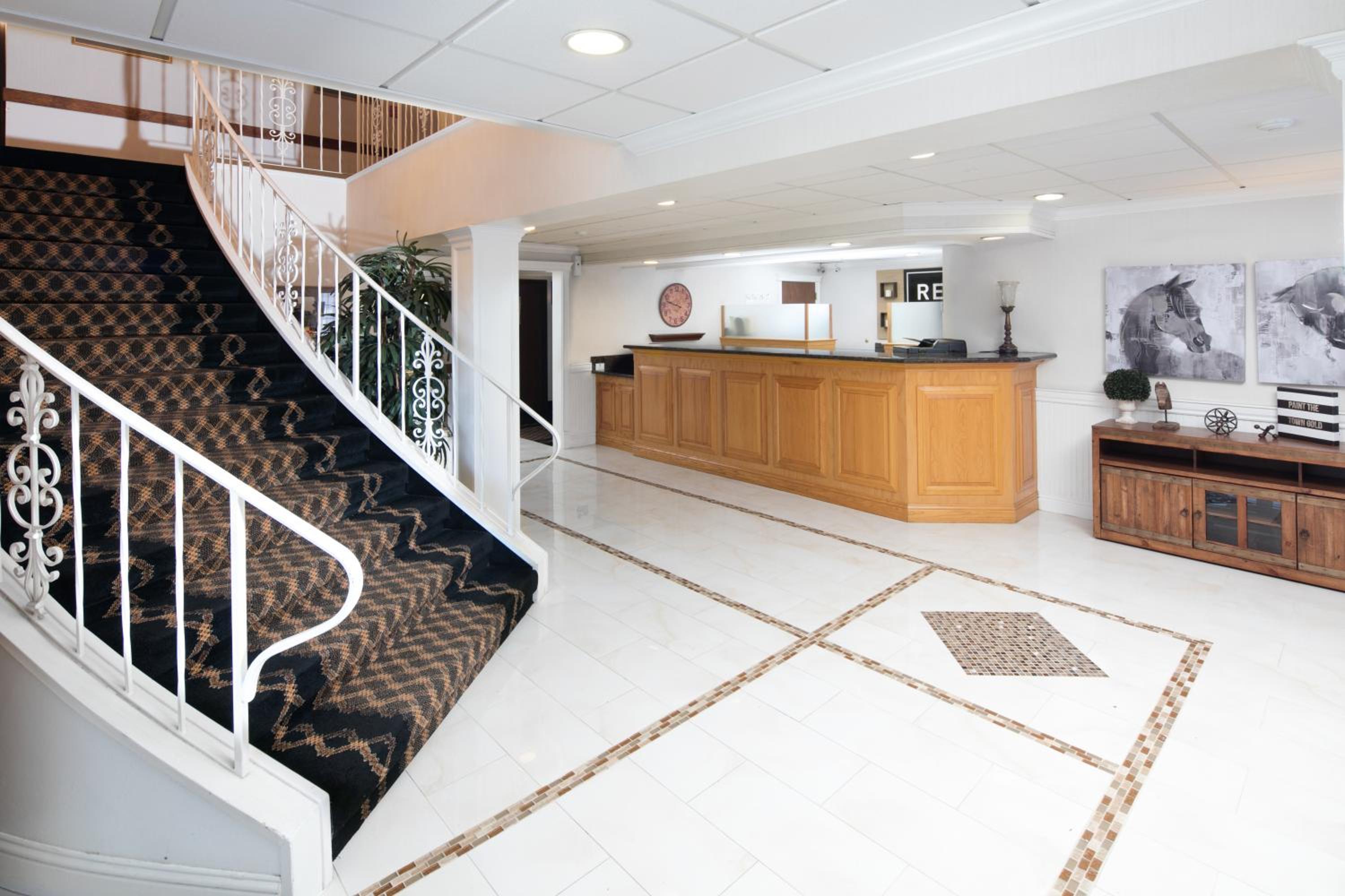 Grass Valley Vacations - Red Lion Inn  Suites Auburn - Property Image 5
