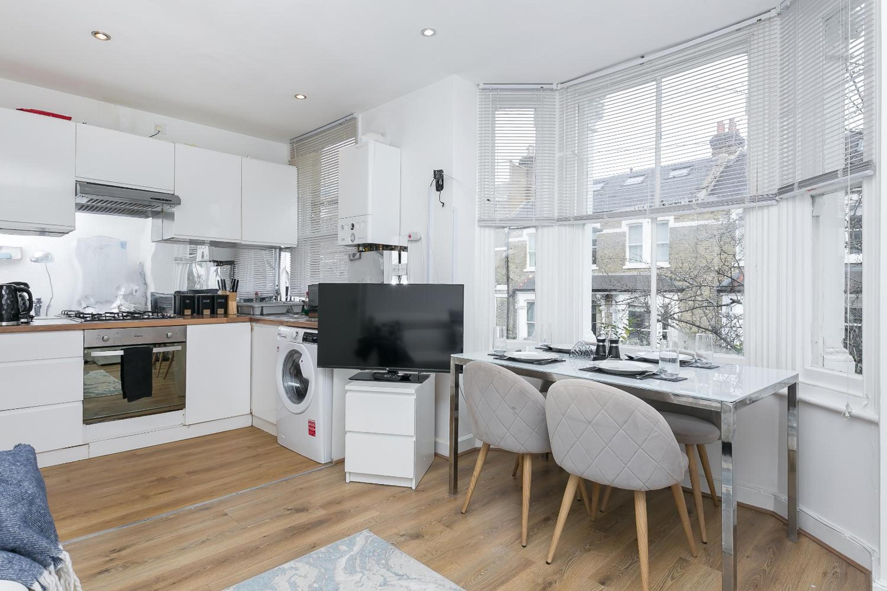 Amazing Two Bedroom near Shepherd's Bush Market - HR2