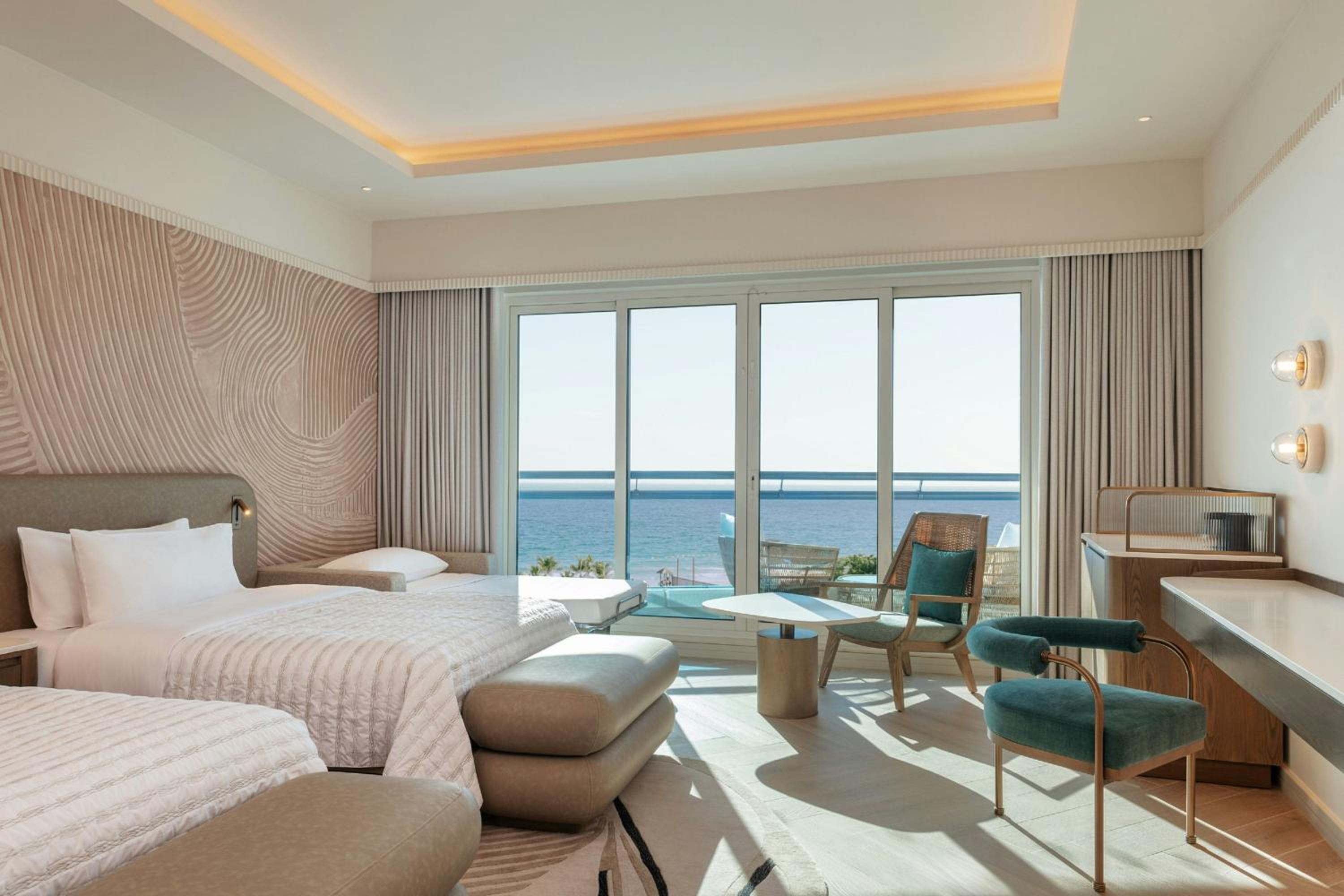 Le Meridien Al Aqah Beach Resort