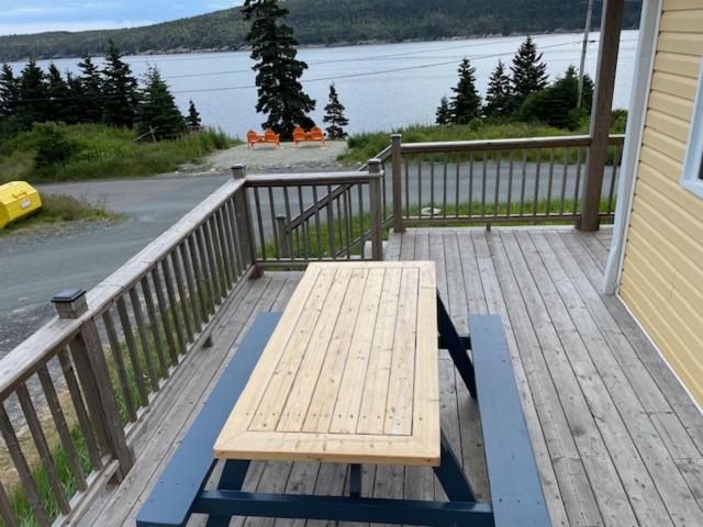 Oceanfront Cottage Walk to Trail & Boat Tours