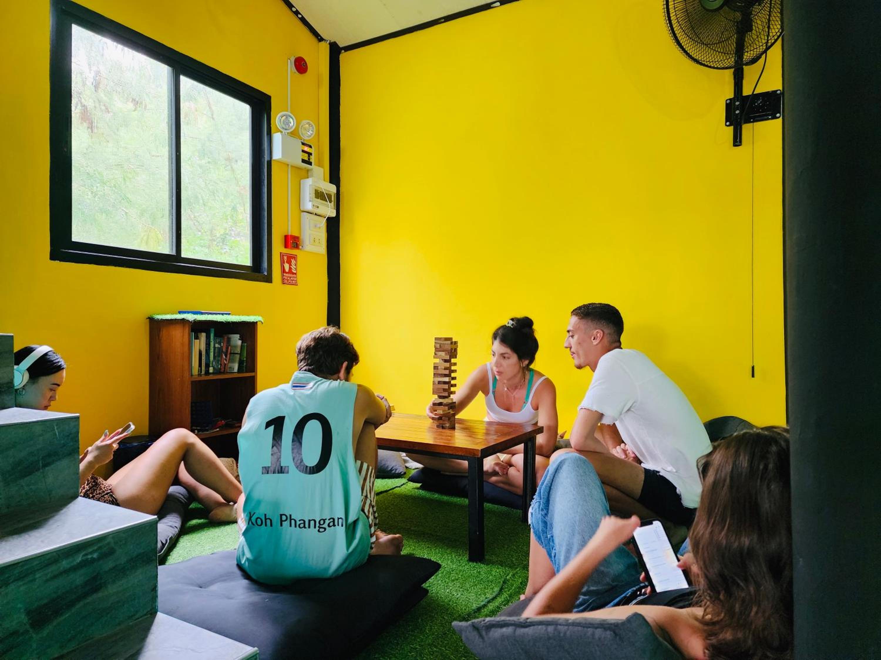 The 10 Club Hostel
