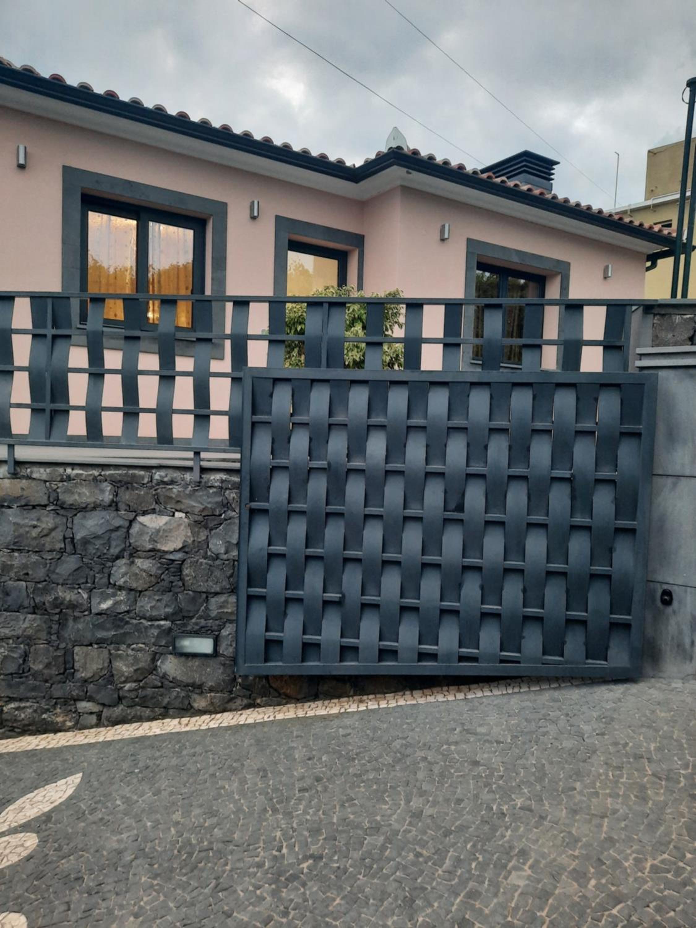 Rose Sun House