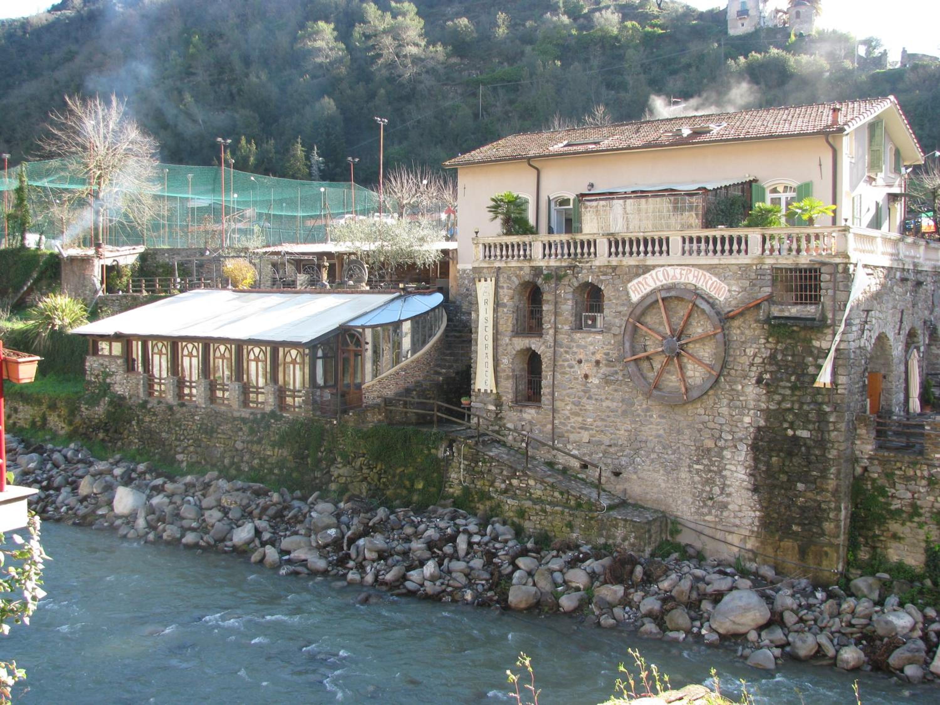 Photo 8