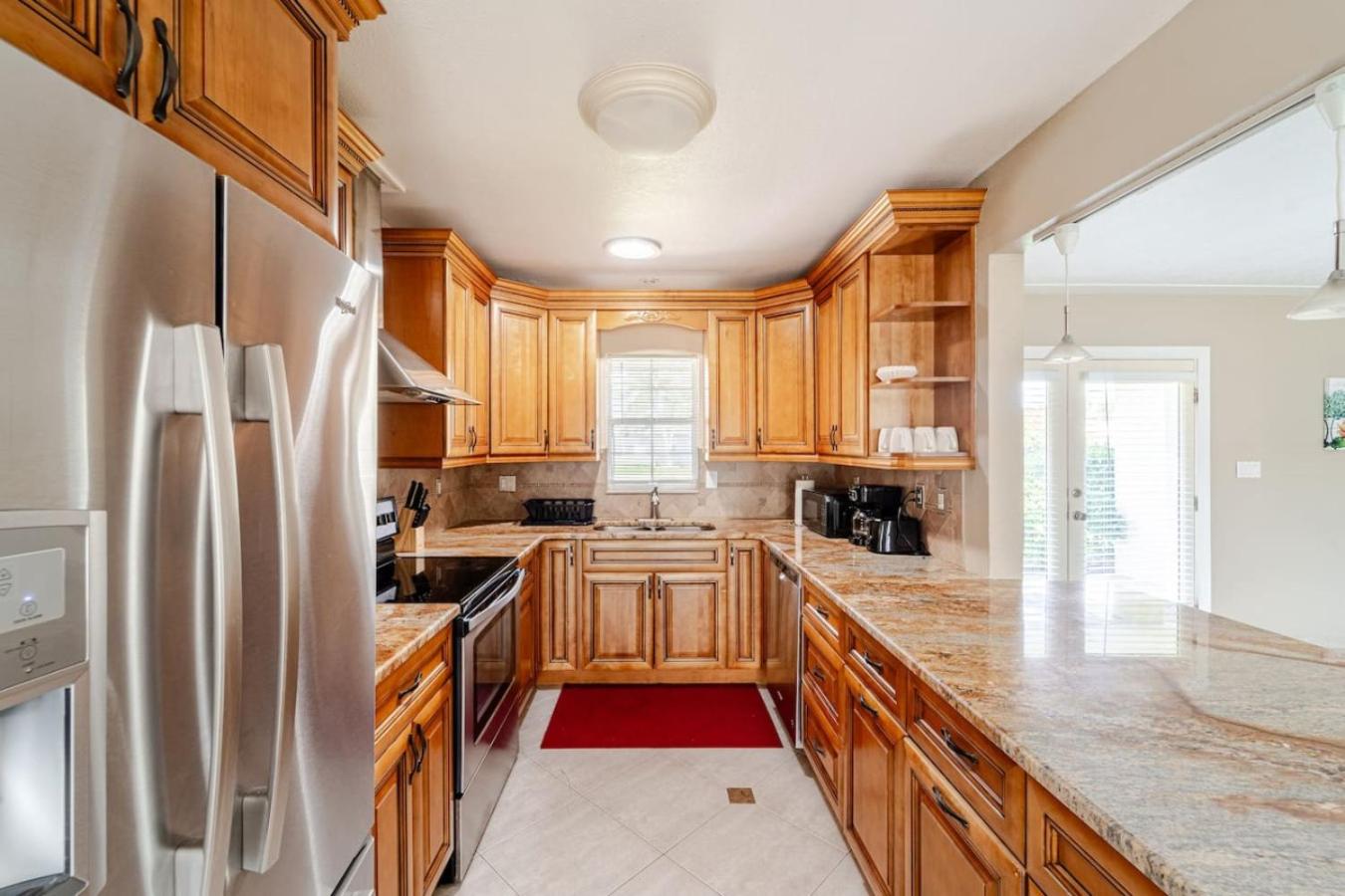 Serene Escape Cozy Home close to Beaches