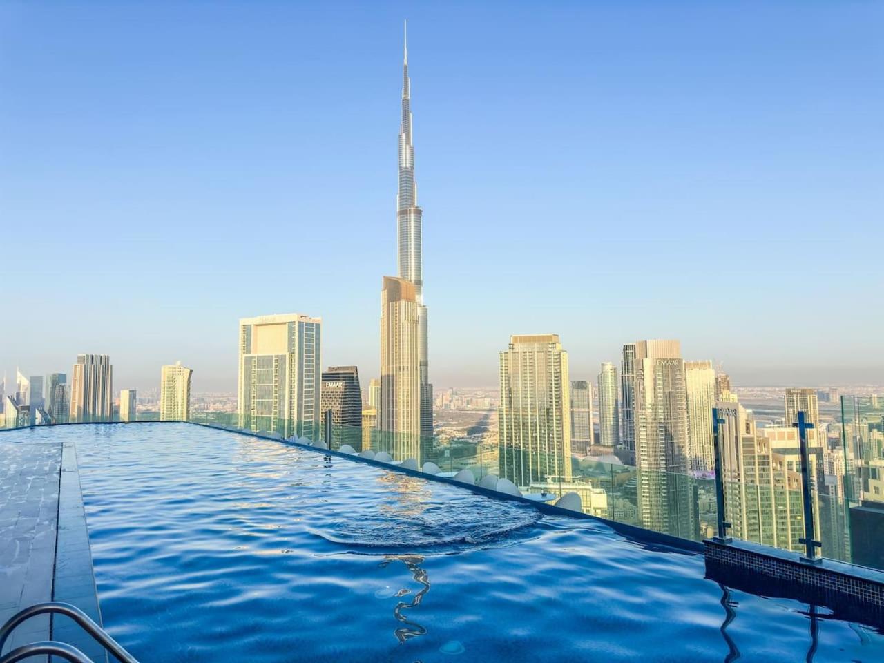 New Luxury SeaView 2Bed - Spectacular Rooftop Infinity Pool, Bar & Burj Views!