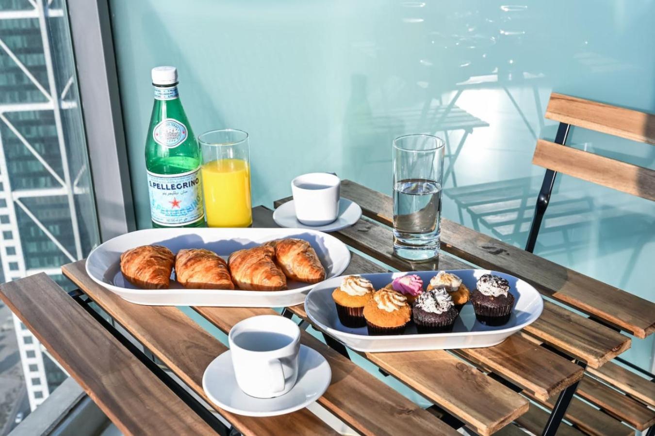 New Luxury SeaView 2Bed - Spectacular Rooftop Infinity Pool, Bar & Burj Views!