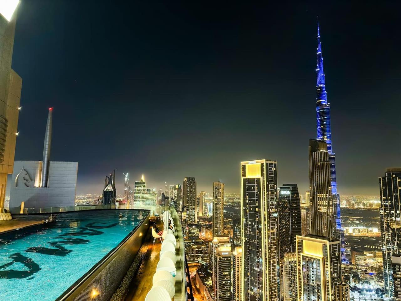 New Luxury SeaView 2Bed - Spectacular Rooftop Infinity Pool, Bar & Burj Views!