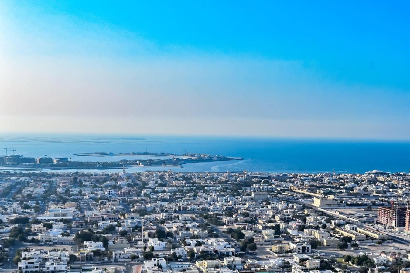 New Luxury SeaView 2Bed - Spectacular Rooftop Infinity Pool, Bar & Burj Views!