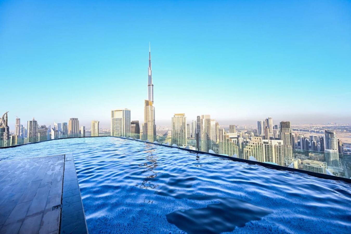 New Luxury SeaView 2Bed - Spectacular Rooftop Infinity Pool, Bar & Burj Views!