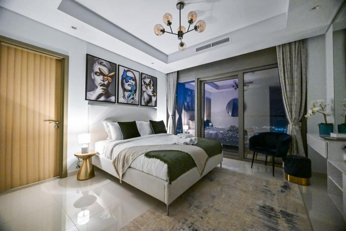 New Luxury SeaView 2Bed - Spectacular Rooftop Infinity Pool, Bar & Burj Views!