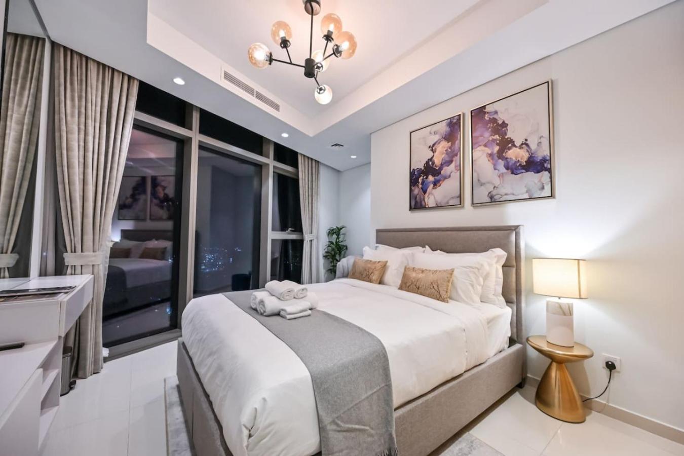 New Luxury SeaView 2Bed - Spectacular Rooftop Infinity Pool, Bar & Burj Views!