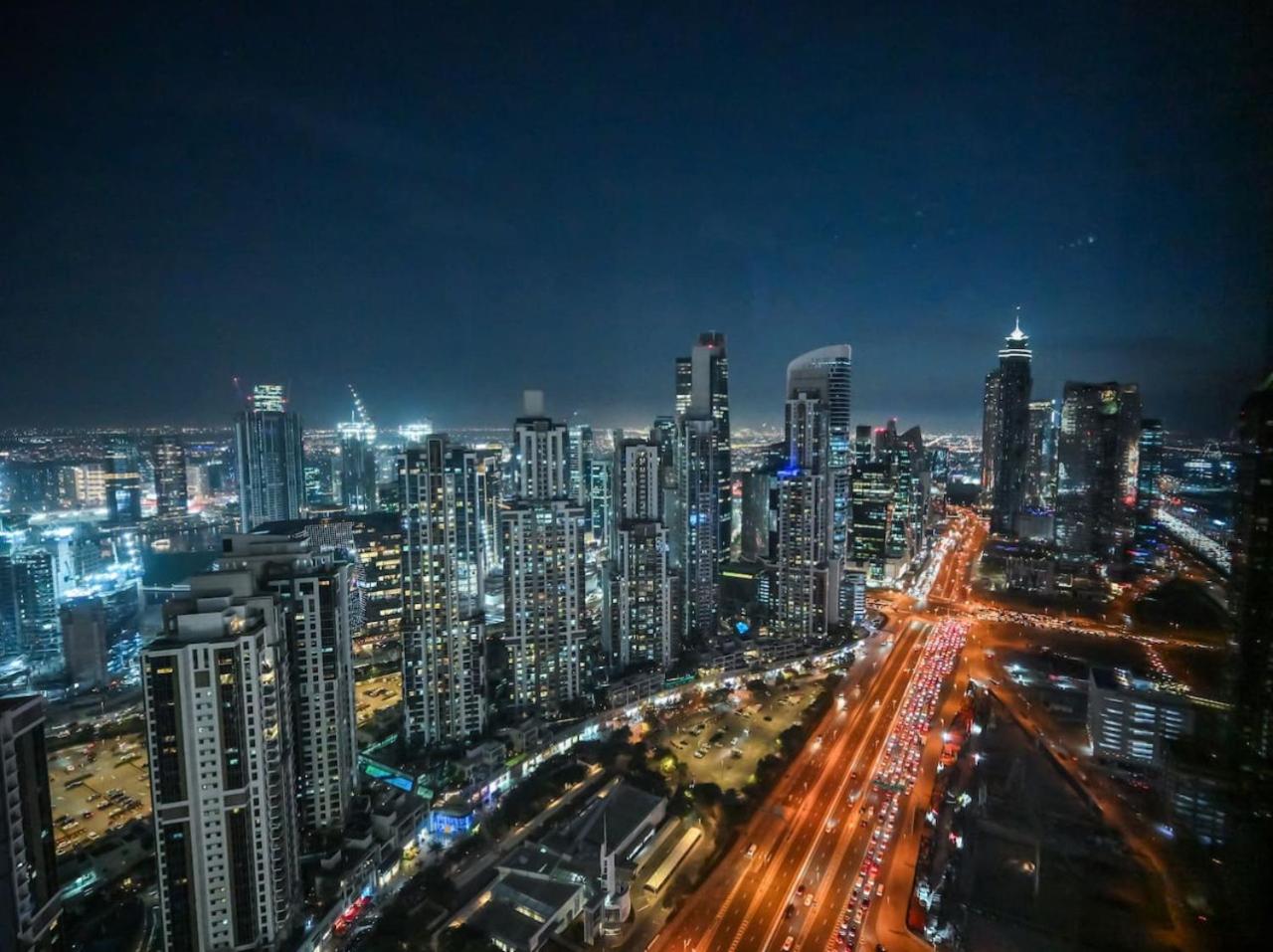 New Luxury SeaView 2Bed - Spectacular Rooftop Infinity Pool, Bar & Burj Views!