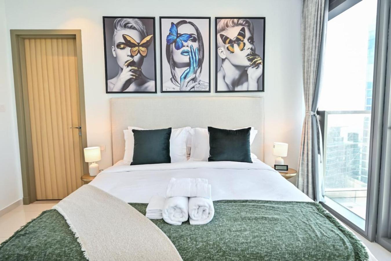 New Luxury SeaView 2Bed - Spectacular Rooftop Infinity Pool, Bar & Burj Views!