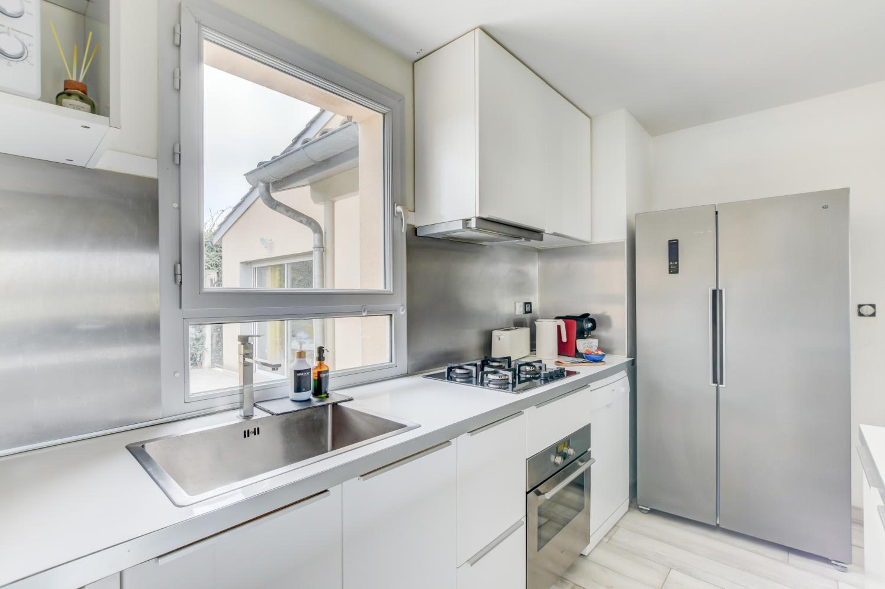 Villa St Simon - 11 couchages, piscine, parking, parfait entre famille, amis ou pros