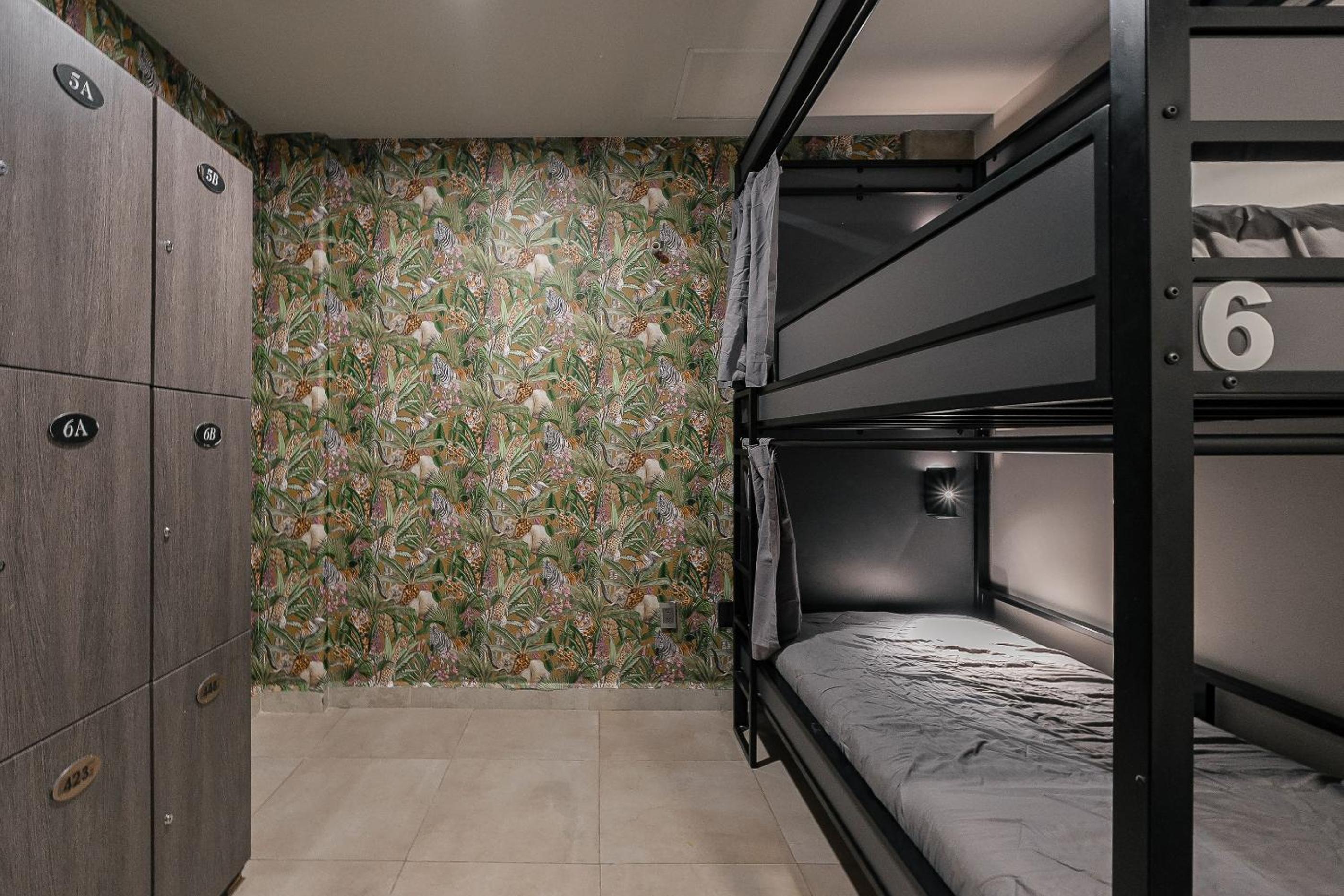 Luxury hostel shared mixed room photo 3