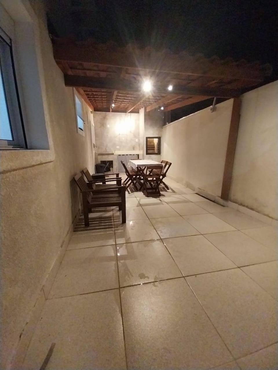 Casa em condomínio no Centro de Bertioga com Ar condicionado