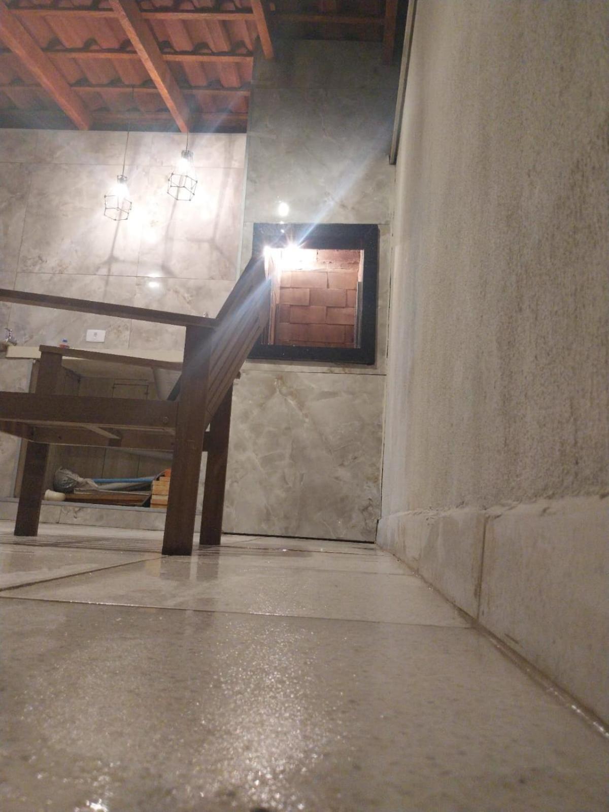 Casa em condomínio no Centro de Bertioga com Ar condicionado