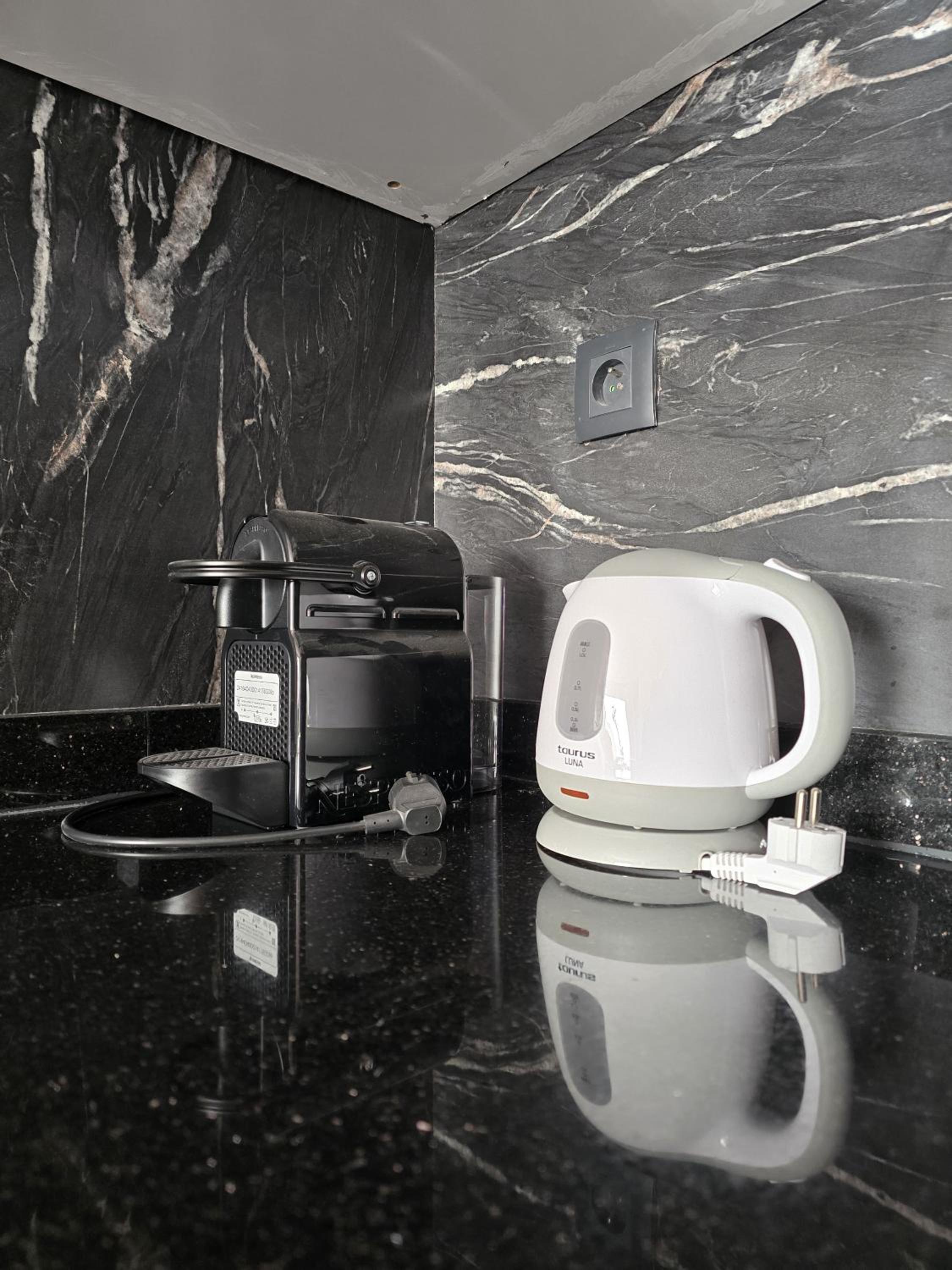 Modern & Fully equipped 1BDR Flats in Palmiers Central Casablanca with Terrace & Parking