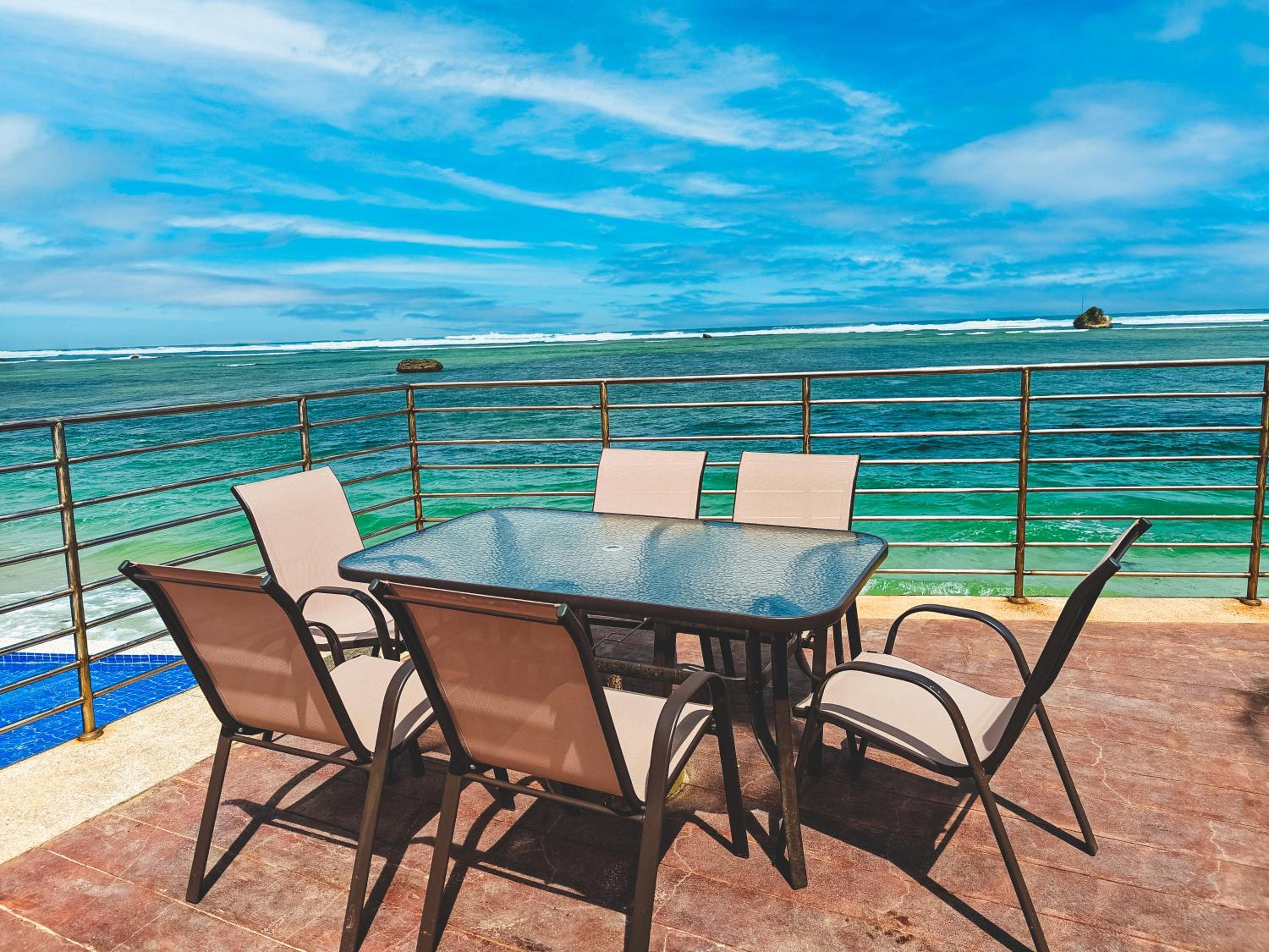 Cyan Sea Suites