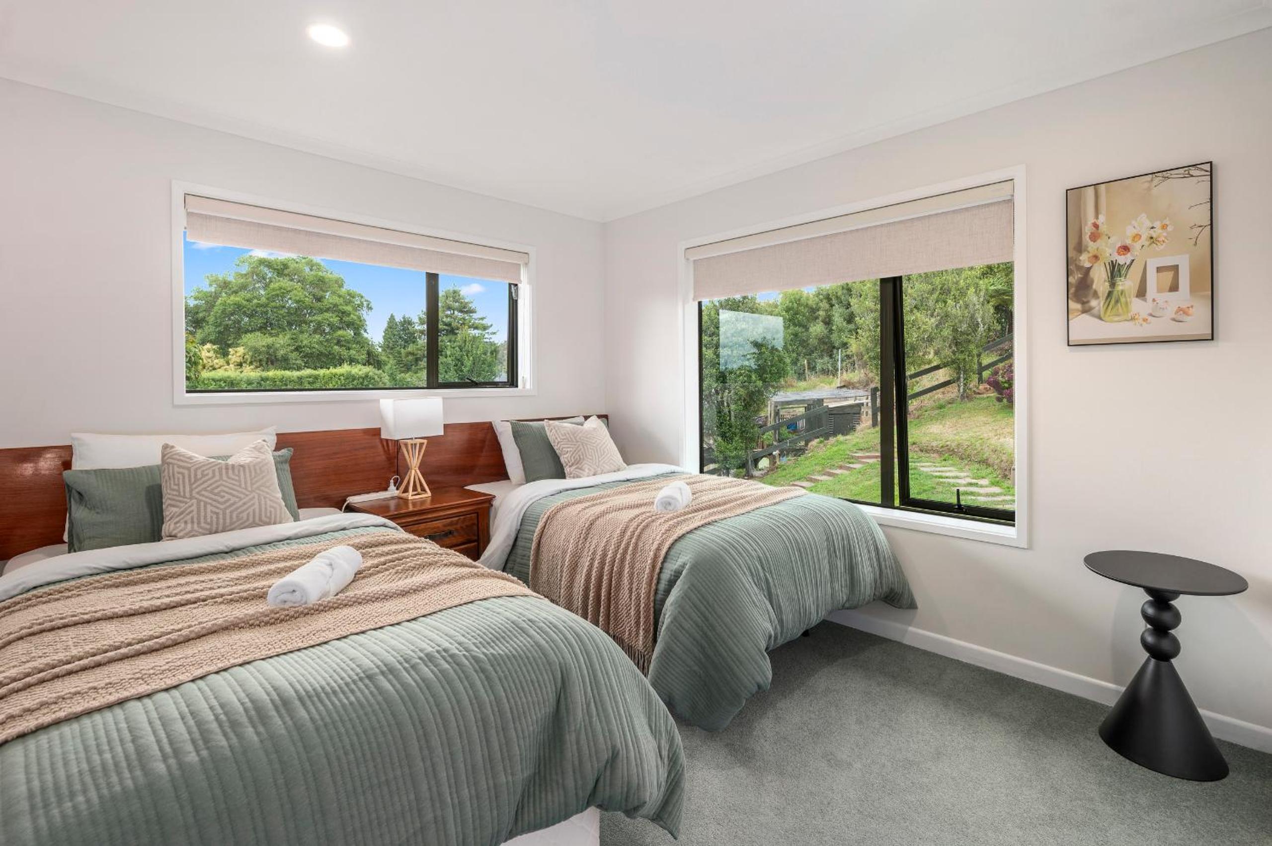 Spacious Rotorua Family Retreat with Huge Garden - Up to 11 Guests