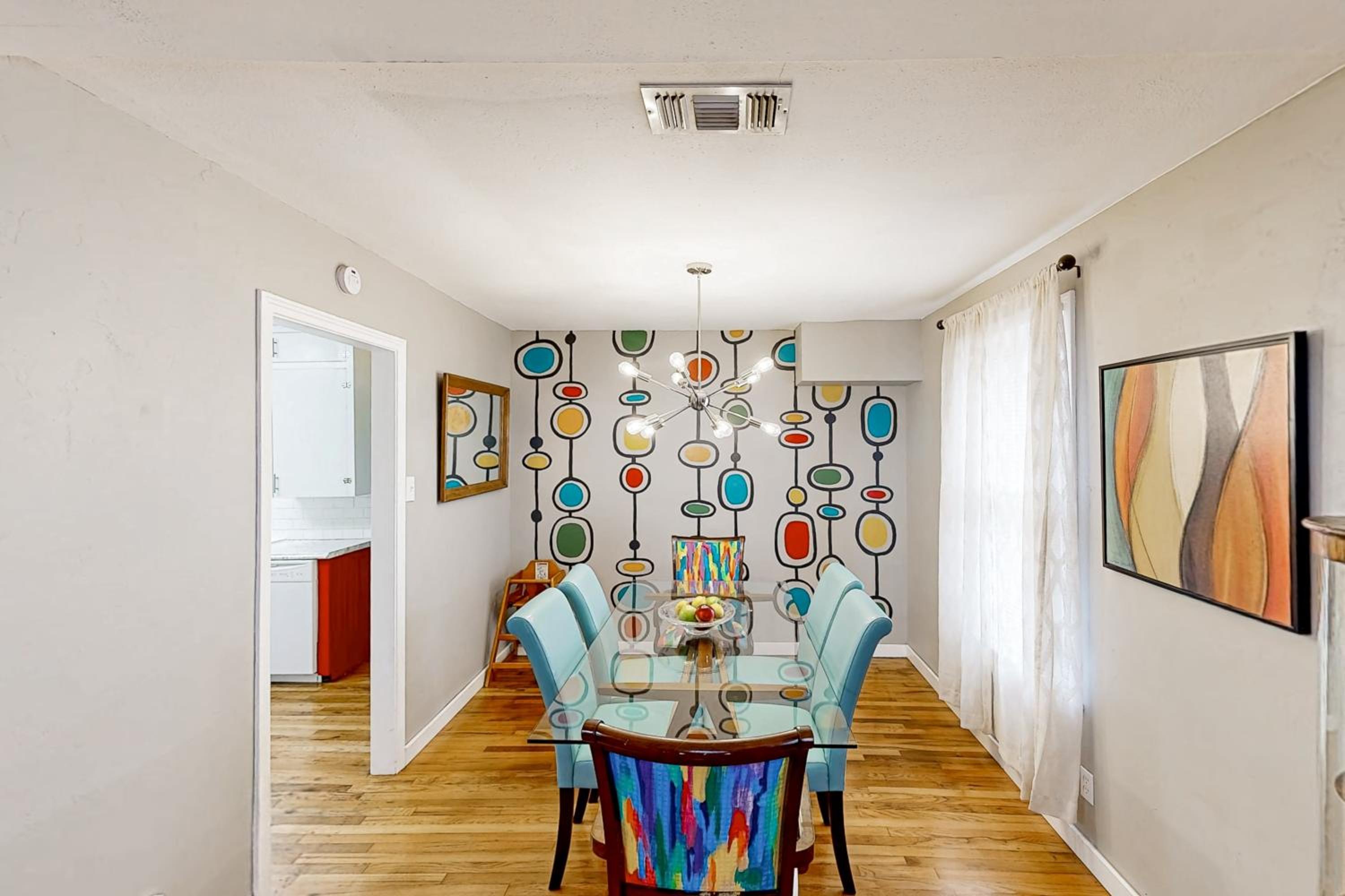 Play Room, Patio and Fire Pit! Cozy Kerrville Home