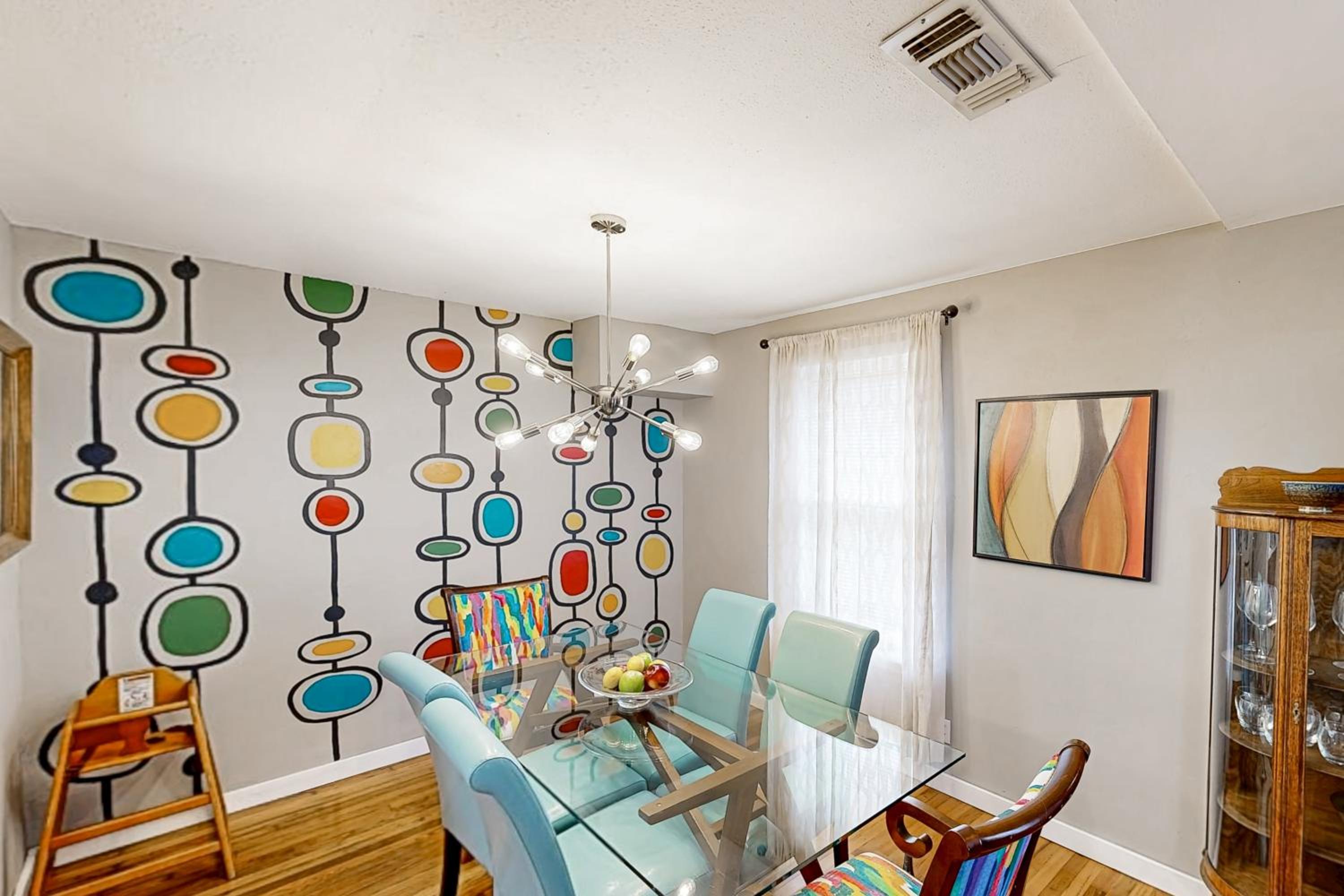 Play Room, Patio and Fire Pit! Cozy Kerrville Home