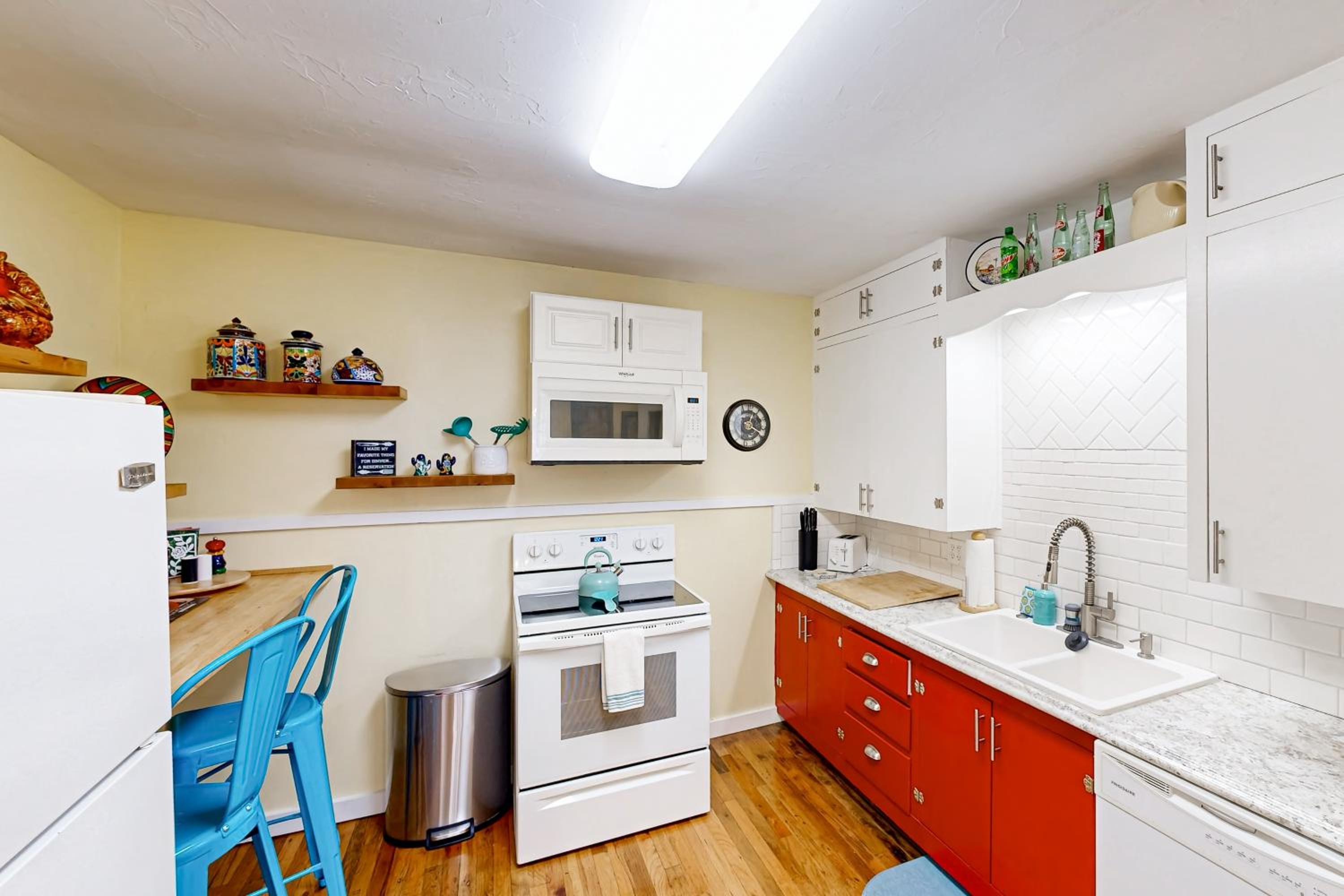 Play Room, Patio and Fire Pit! Cozy Kerrville Home