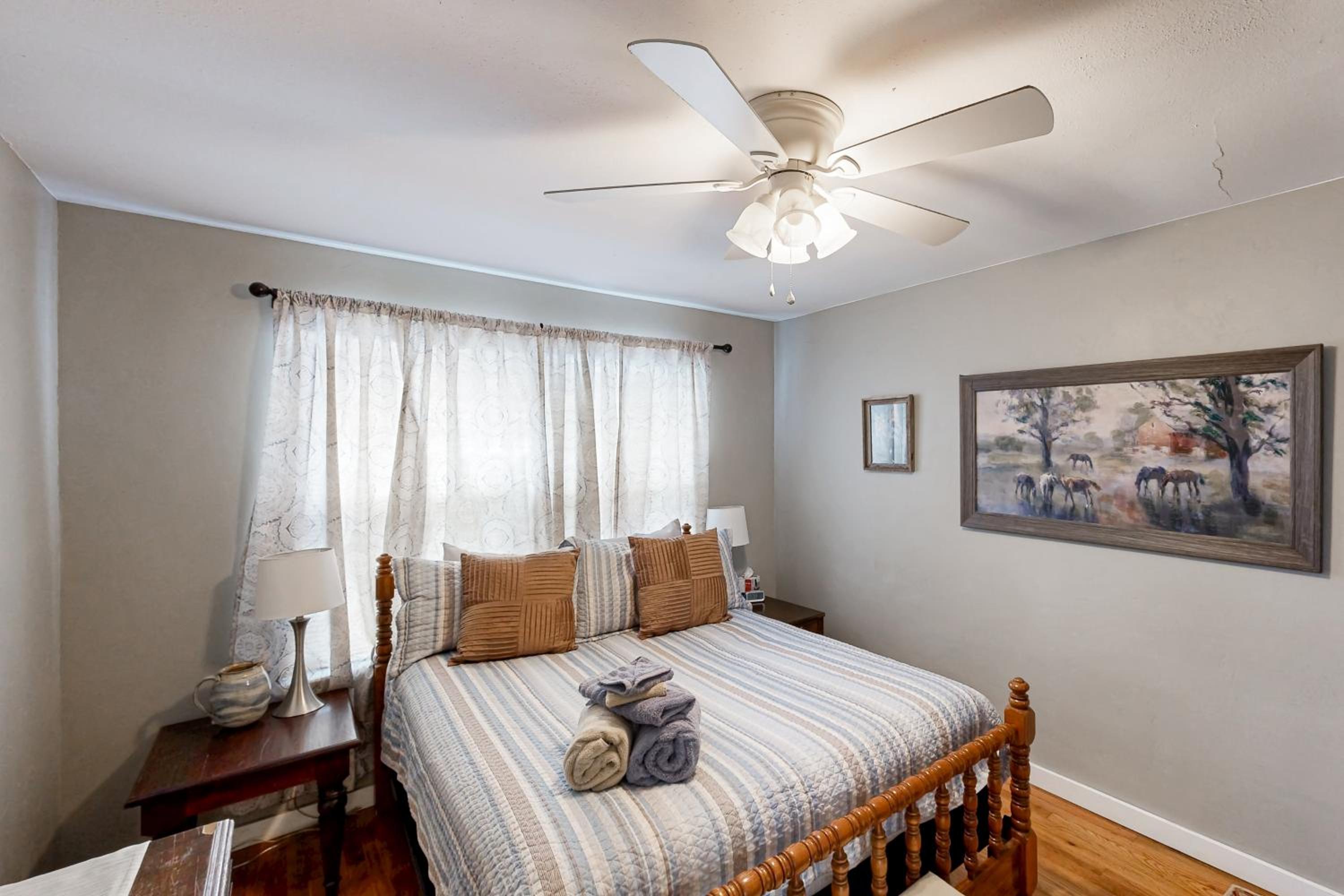 Play Room, Patio and Fire Pit! Cozy Kerrville Home