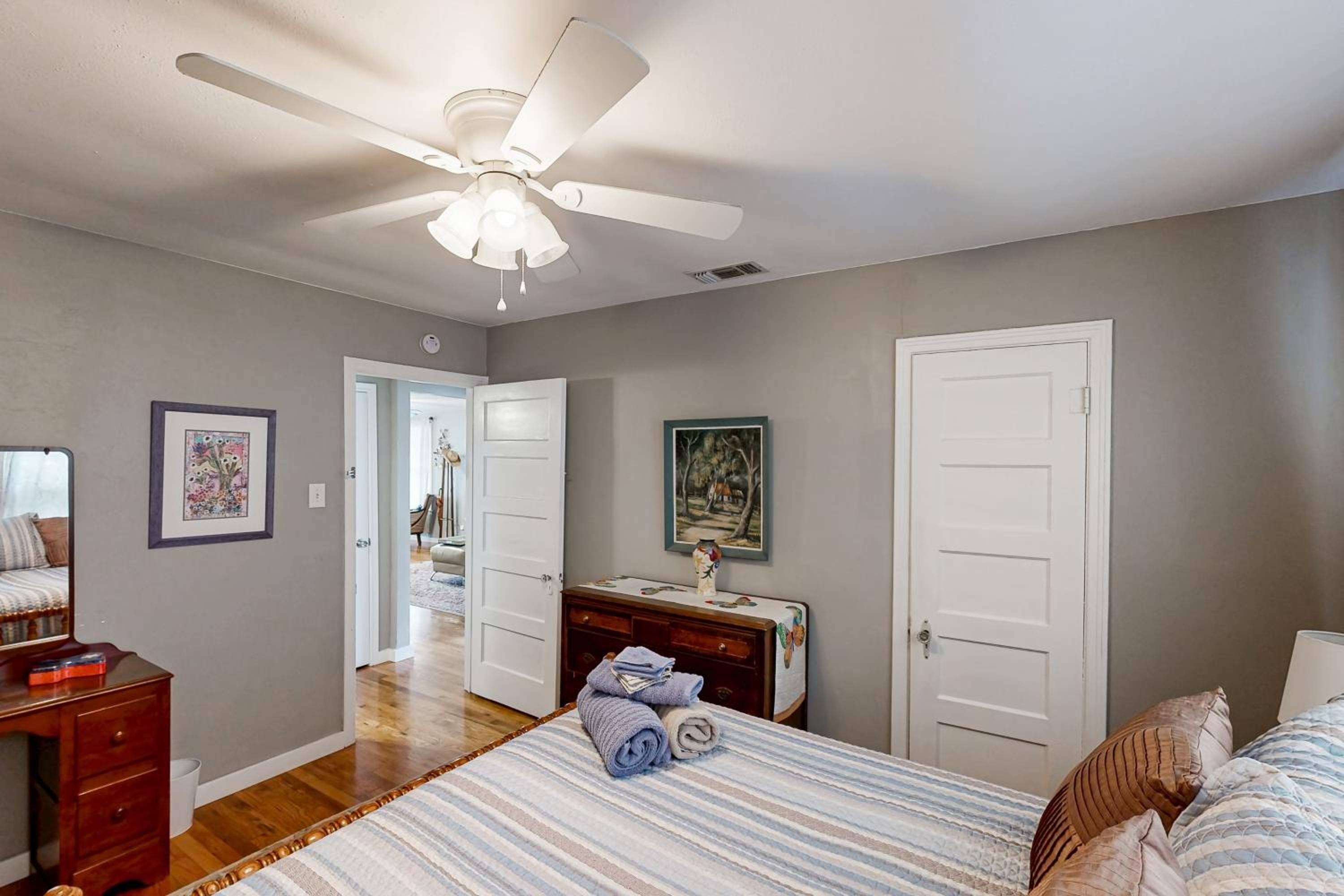 Play Room, Patio and Fire Pit! Cozy Kerrville Home