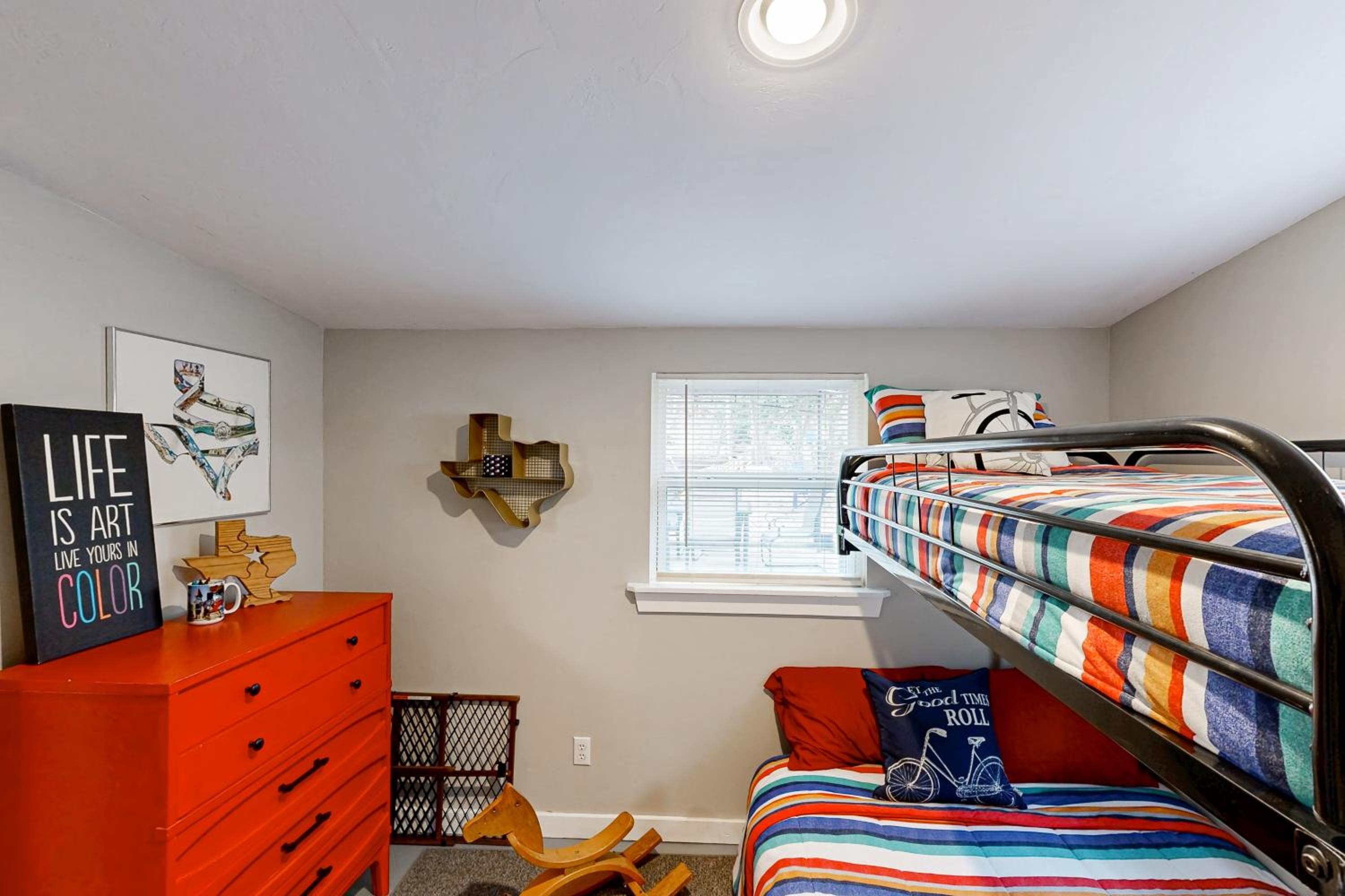Play Room, Patio and Fire Pit! Cozy Kerrville Home