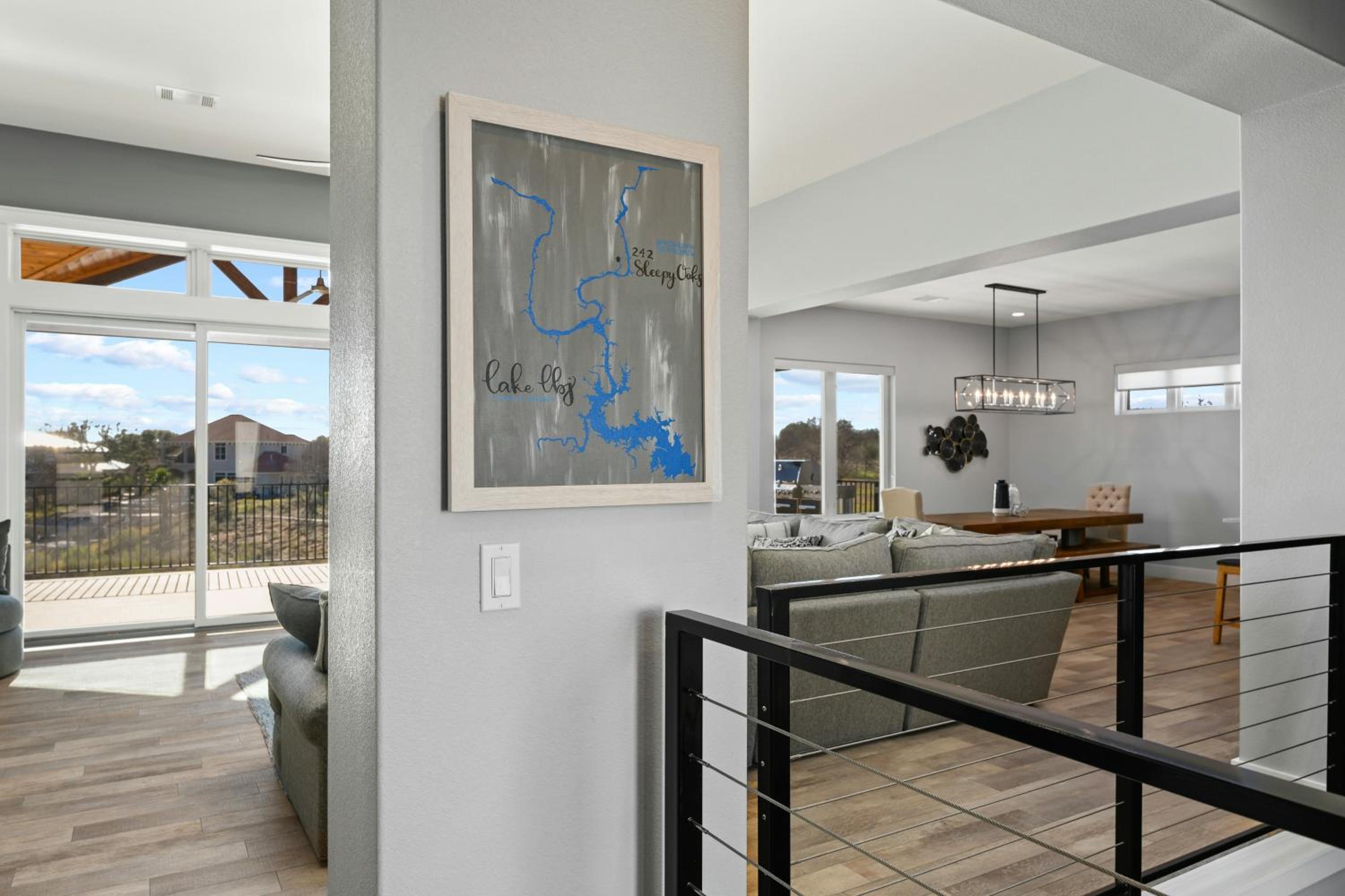 5 BR Home on lake with Pool, spa, Golf, boating