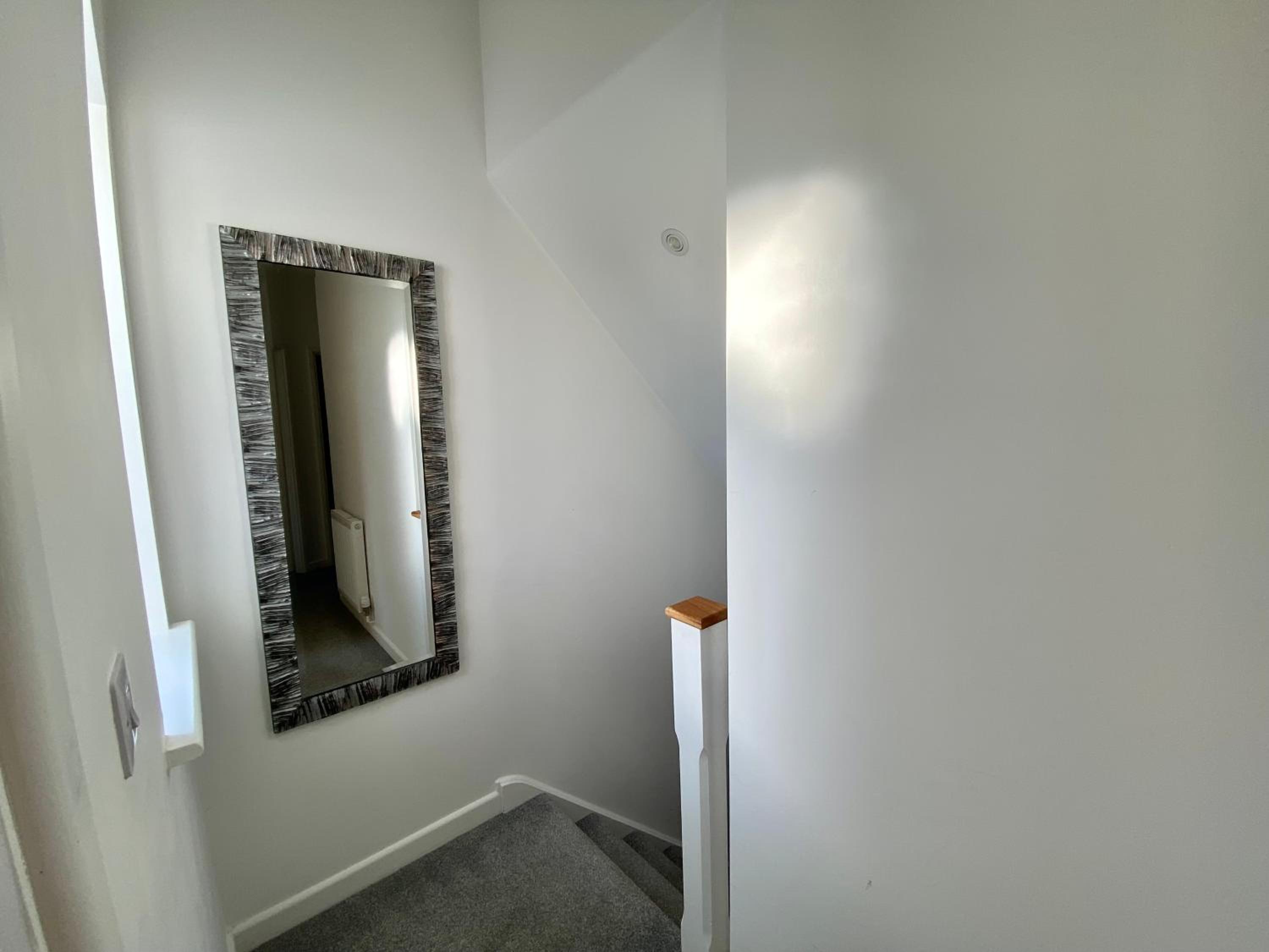 Cosy 3 Bedroom House, Bath Road, Cheltenham