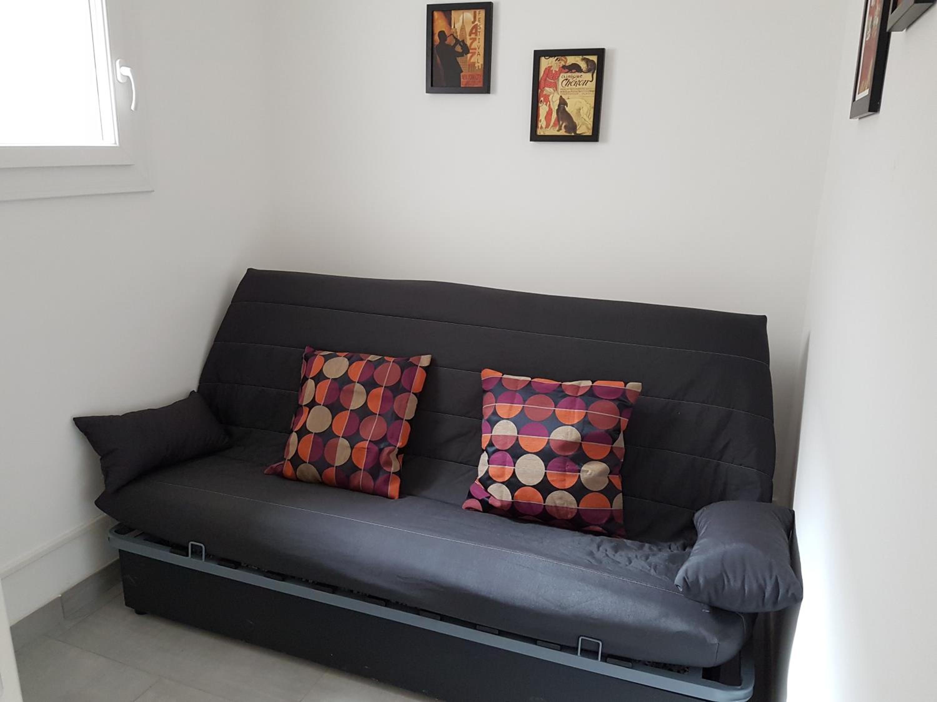 BANDOL T2 HYPER CENTRE rue calme