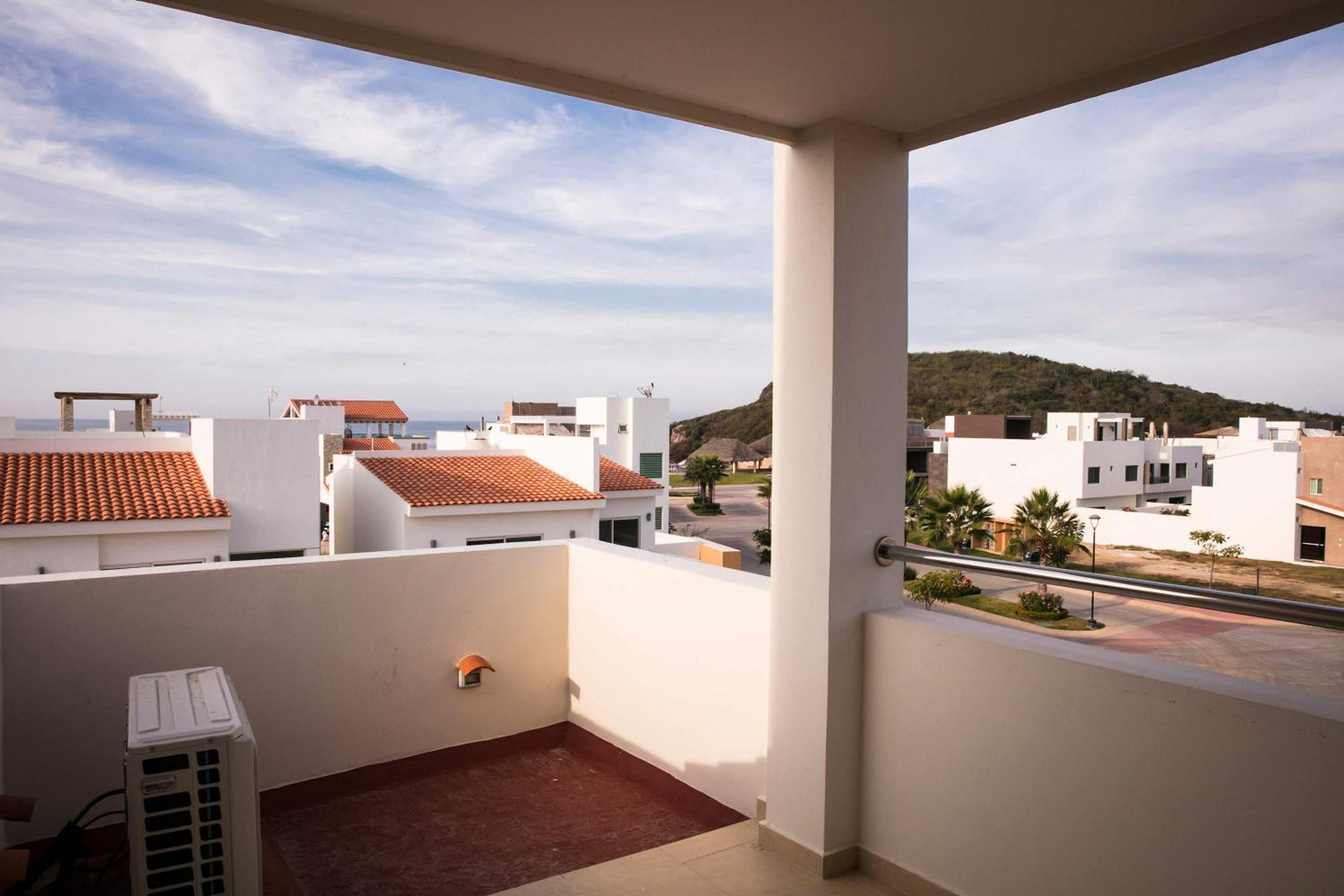 House in Punta Cerritos 3 Bedrooms and Rooftop