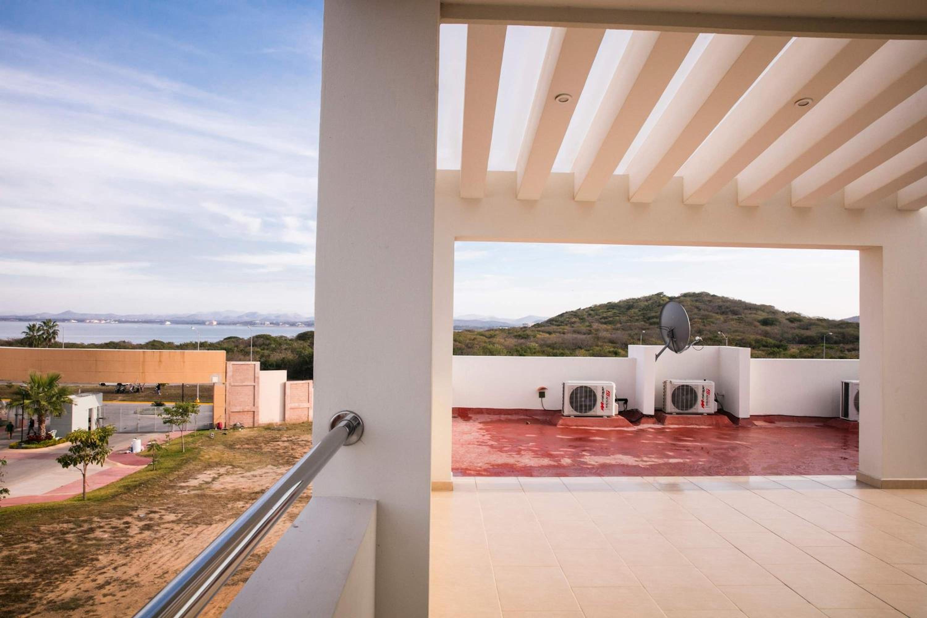 House in Punta Cerritos 3 Bedrooms and Rooftop