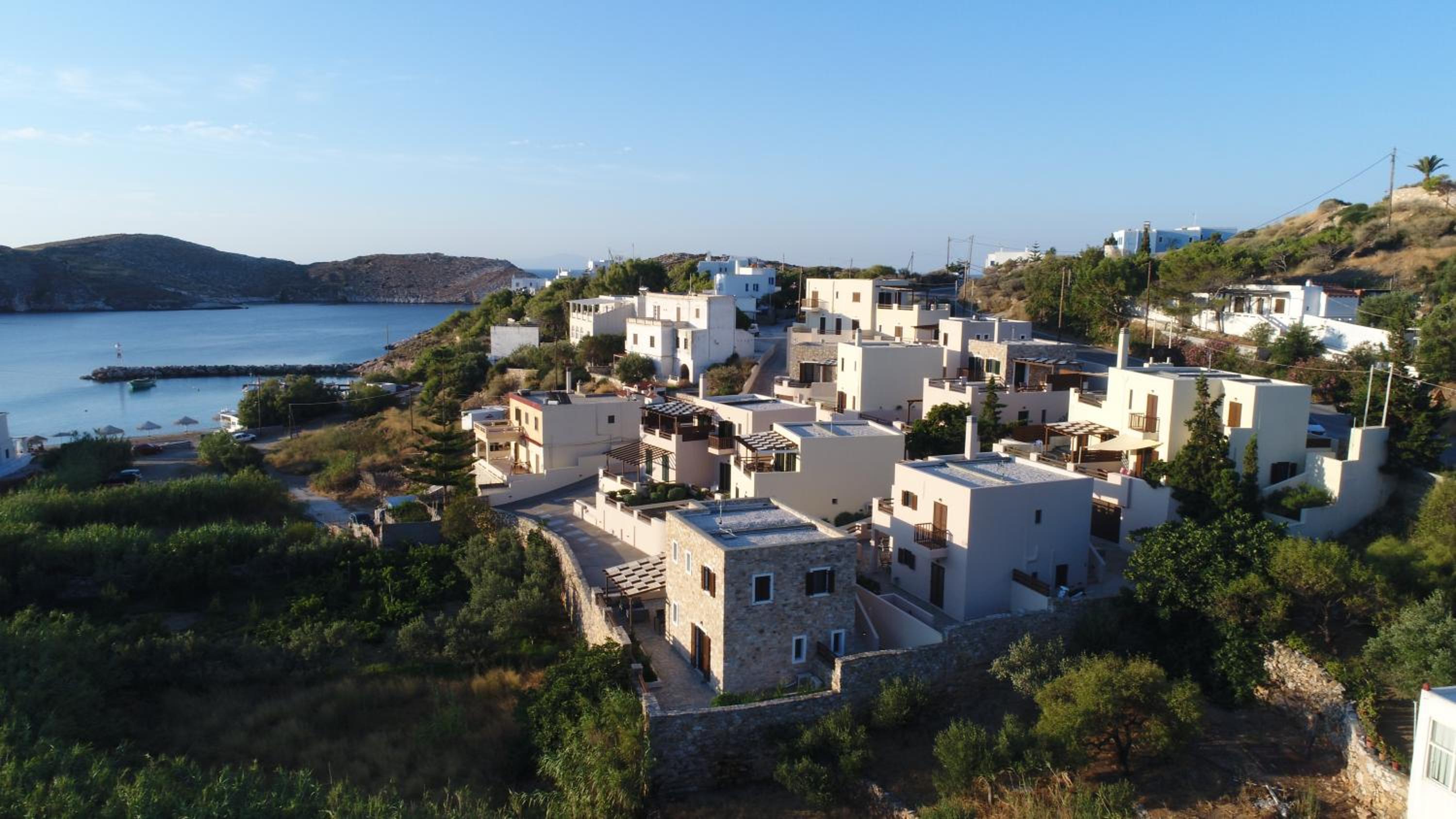 Syra Suites