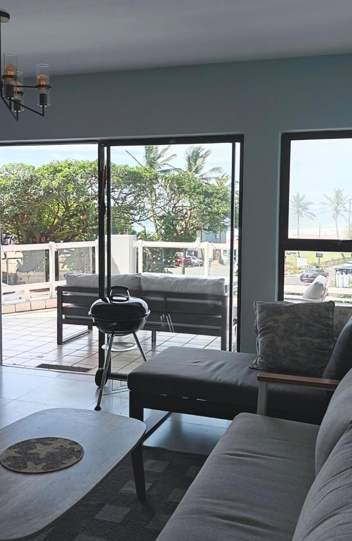 The Waves Beachfront Stay - Gleneagles