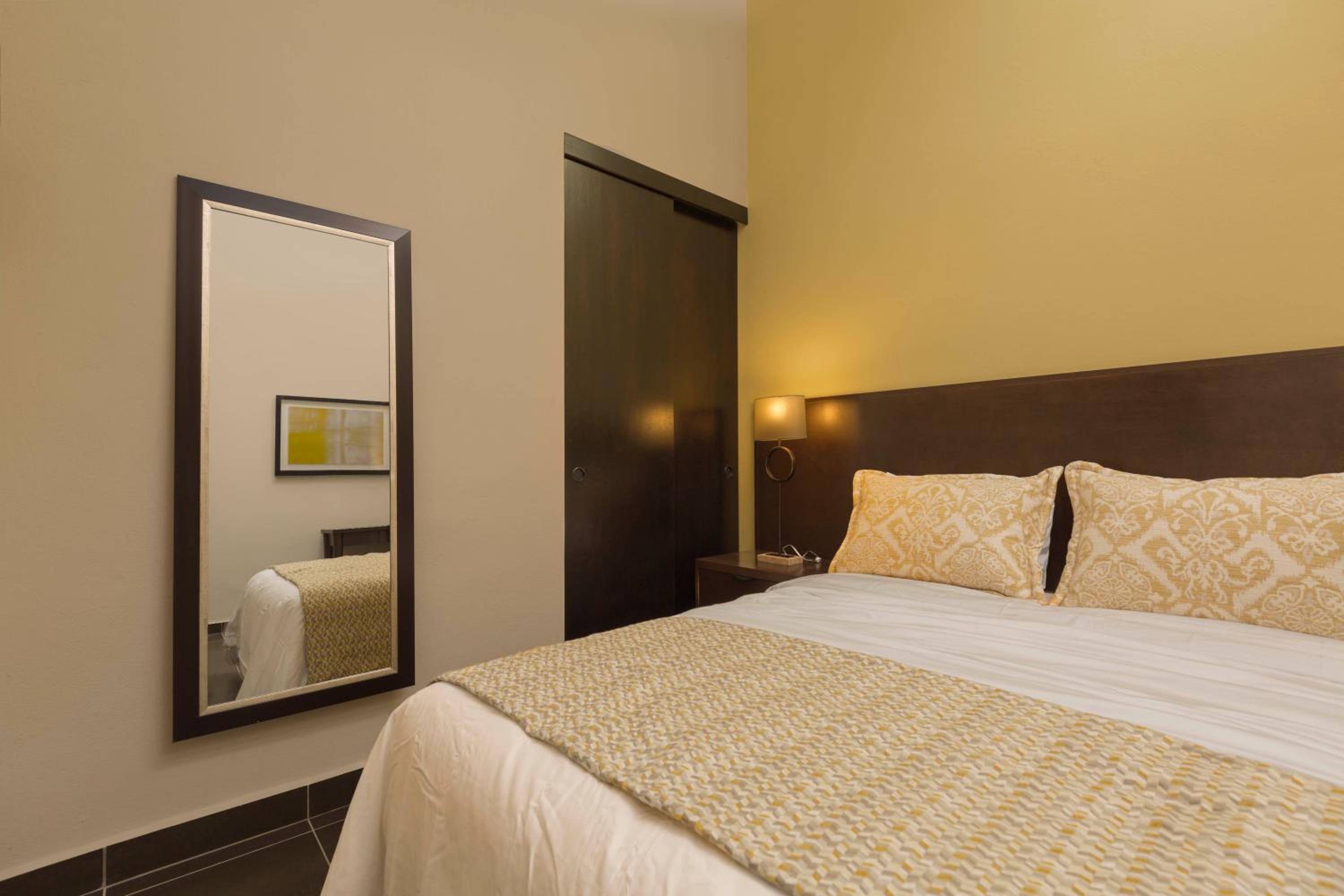 Decanter Hotel - Property Image 19