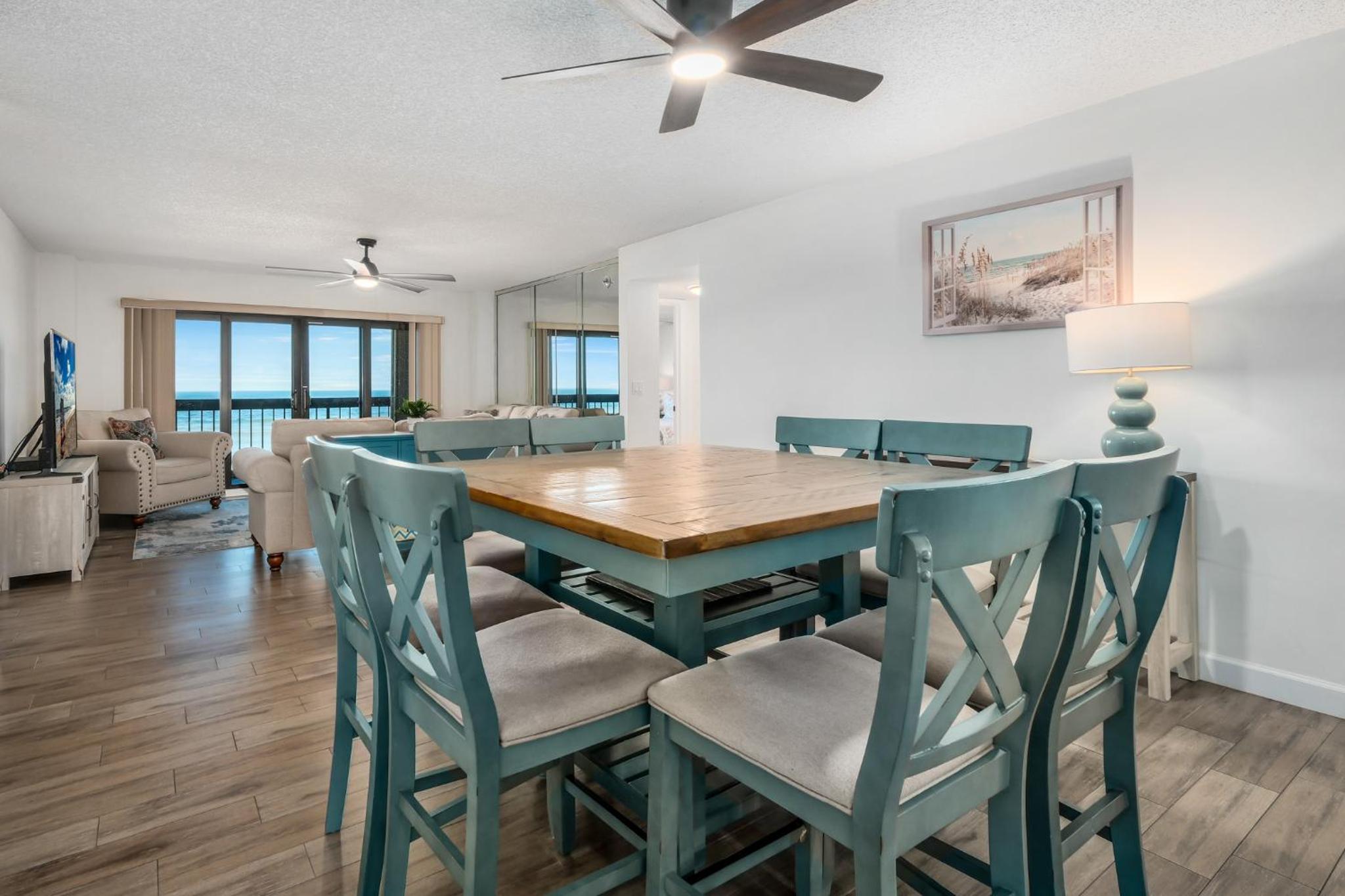 Direct Oceanfront Southeast Corner Condo, Large Balcony, Heated Pool, Garage Parking