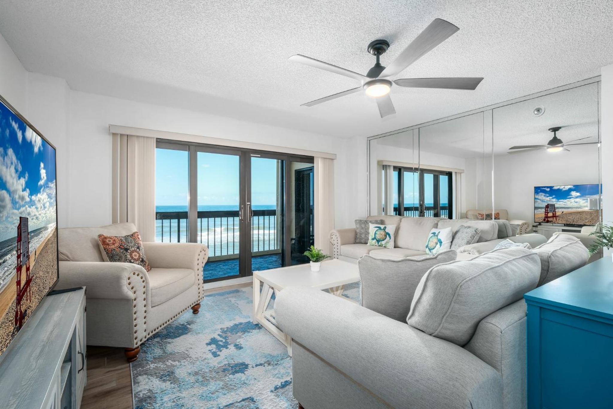 Direct Oceanfront Southeast Corner Condo, Large Balcony, Heated Pool, Garage Parking
